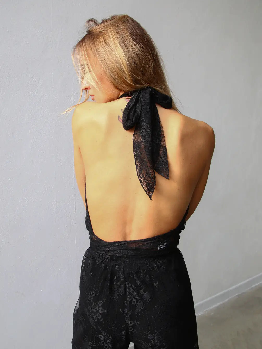 W5002 TOP AMERICANA CON COLLETTO E FUSCIACCA PIZZO NERO
