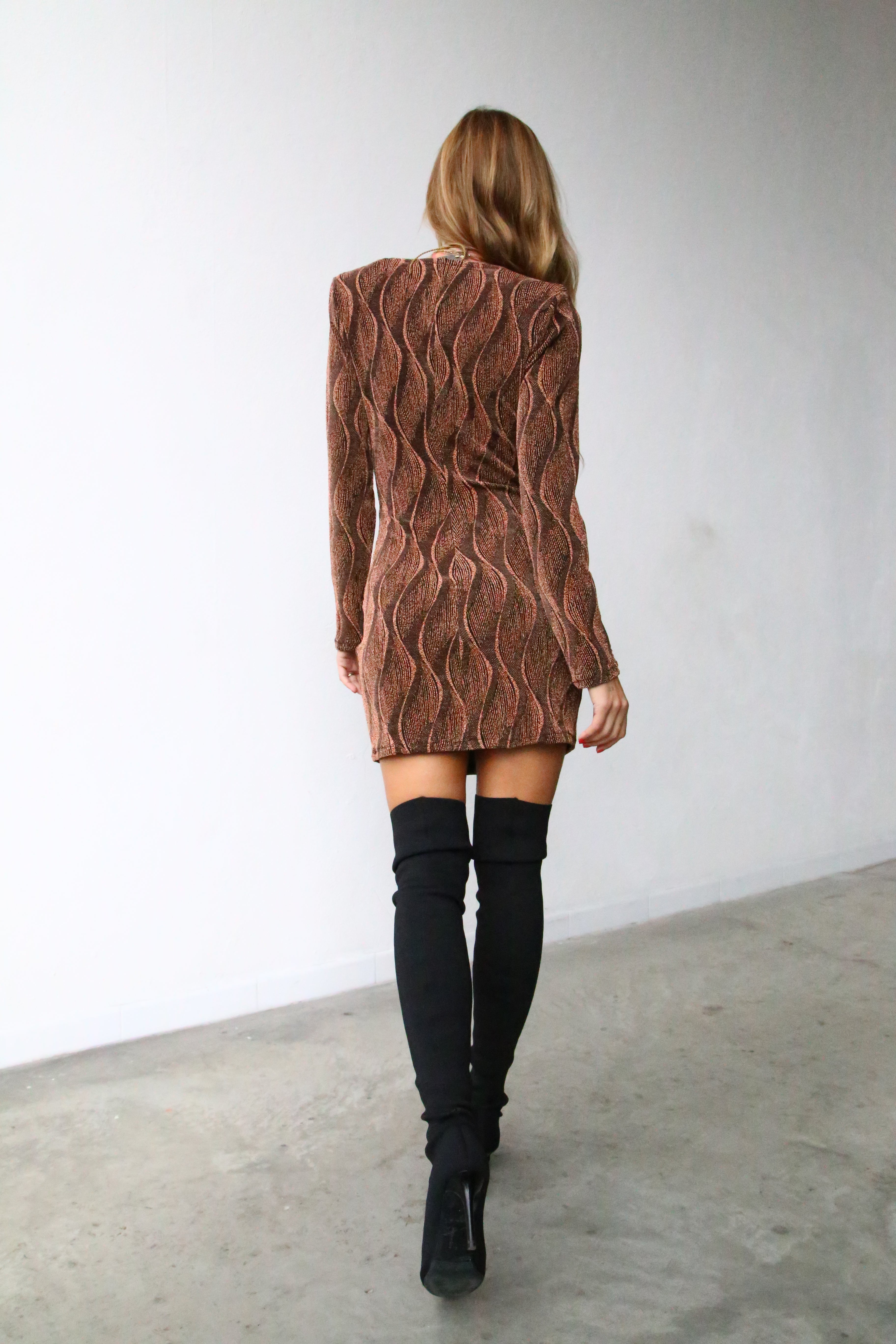 A6077 ABITO CORTO CON NODO LUREX RUGGINE