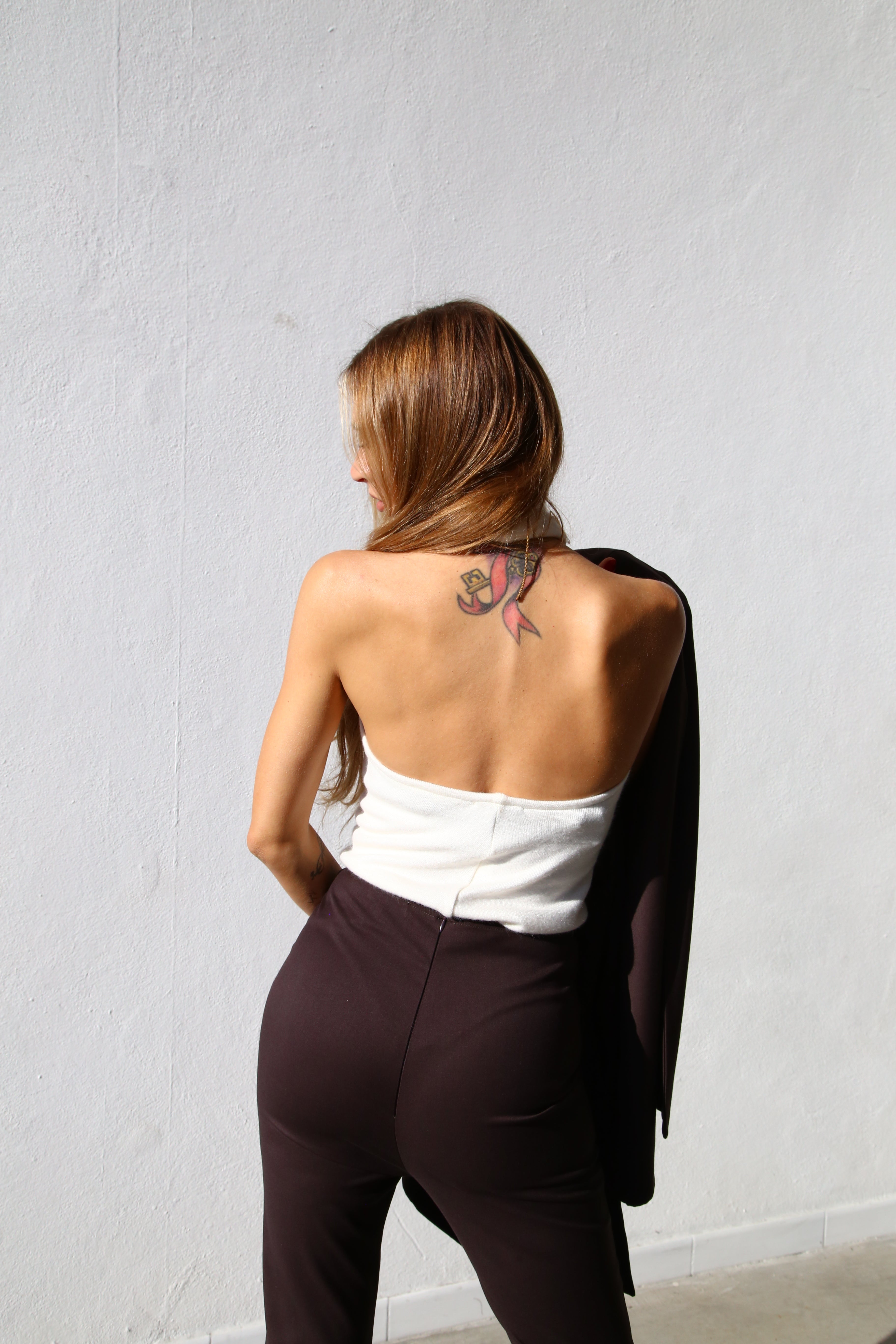 A6055 PANTALONI A ZAMPA CON ZIP MARRONE