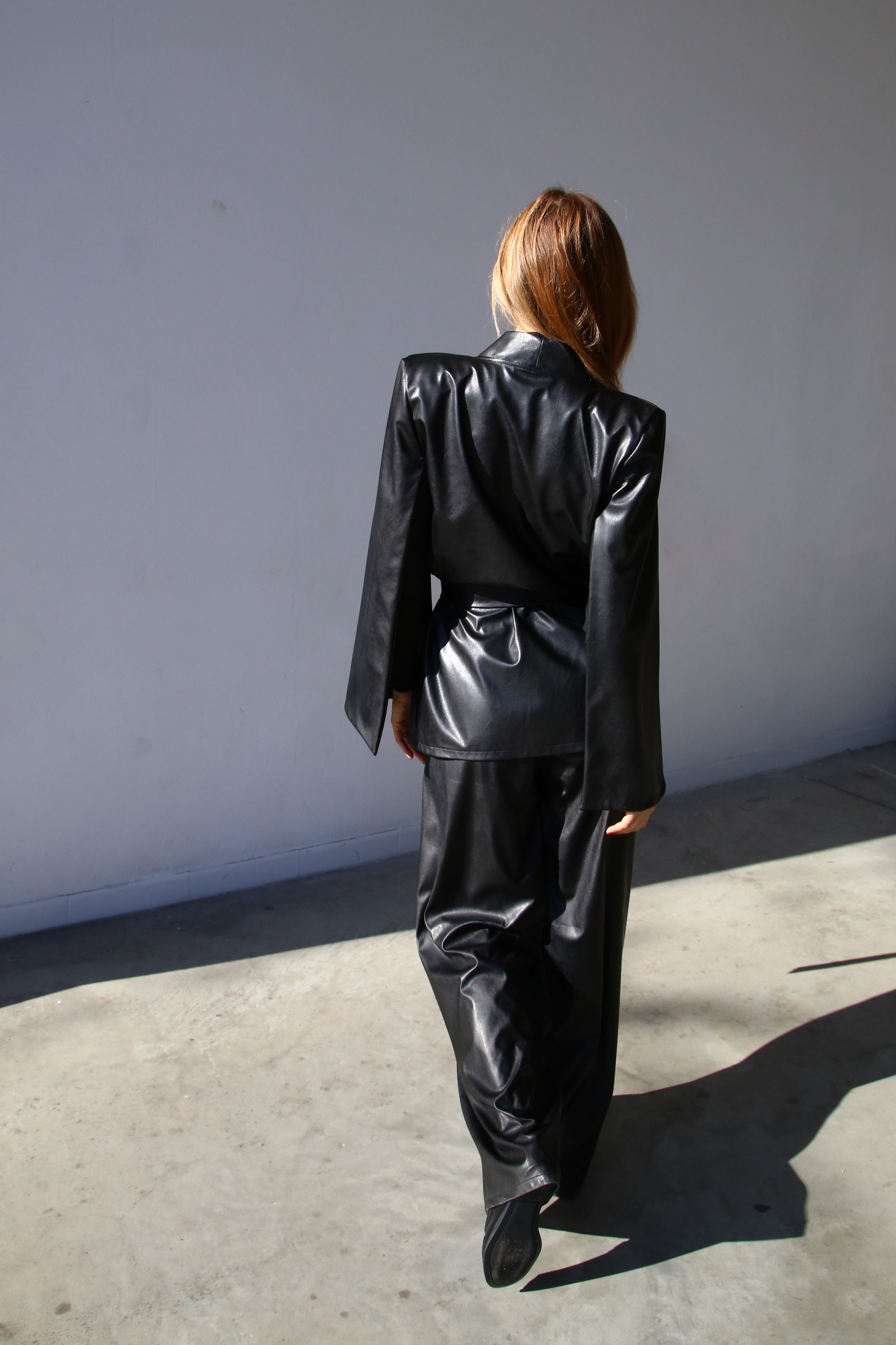 GIACCA LUNGA CUT OUT ECOPELLE NERO