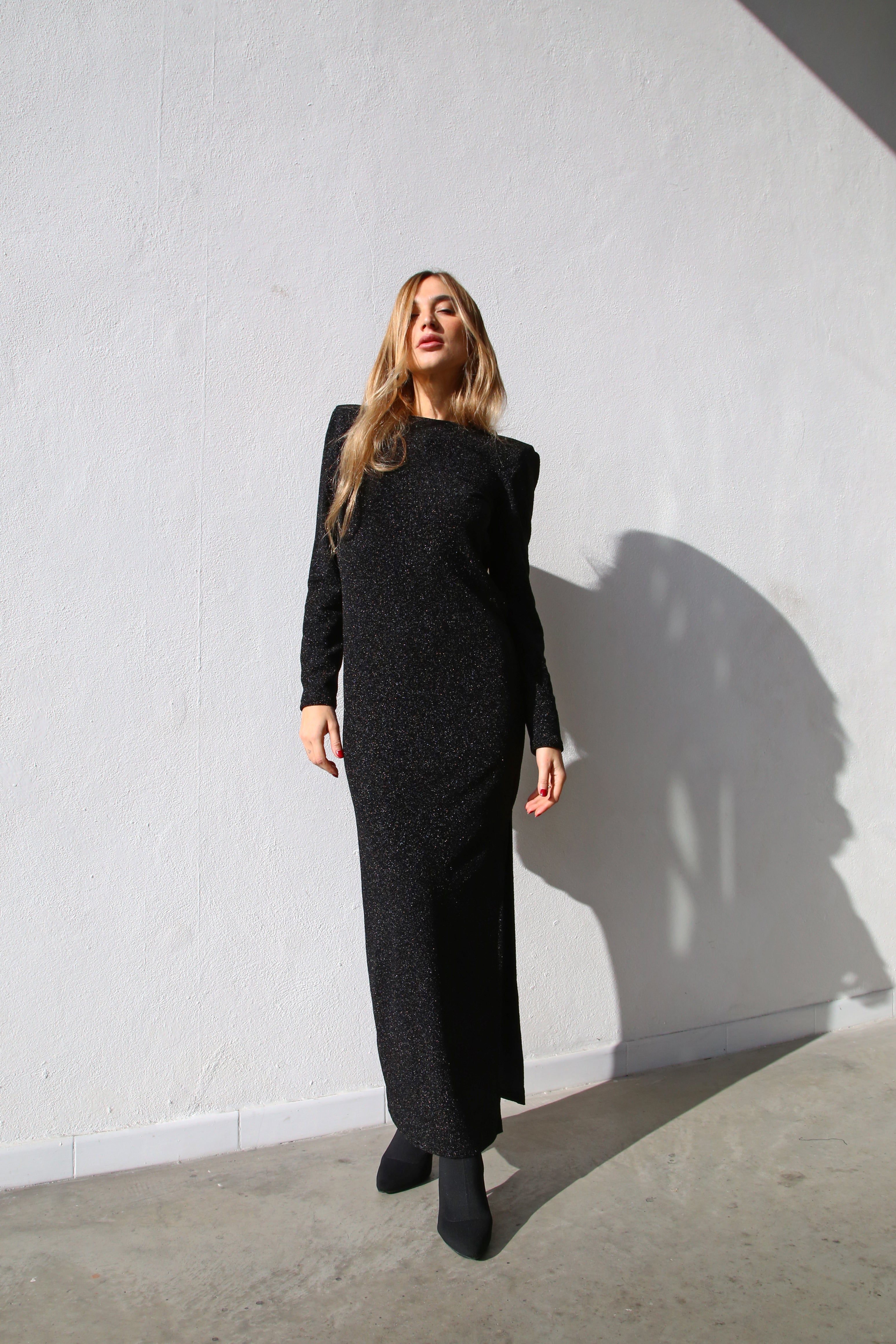 P6161 ABITO LUNGO COLLO CROLLATO LUREX NERO