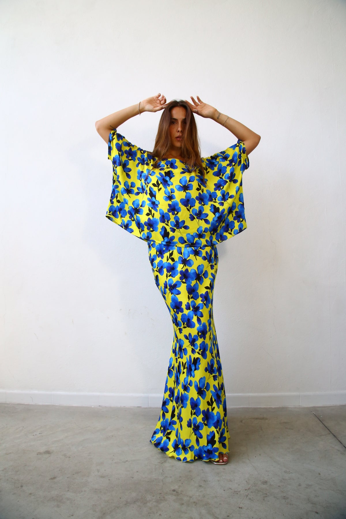 E2021 CAMICIA SCATOLETTA F1 VISCOSA FIORI GIALLO BLU