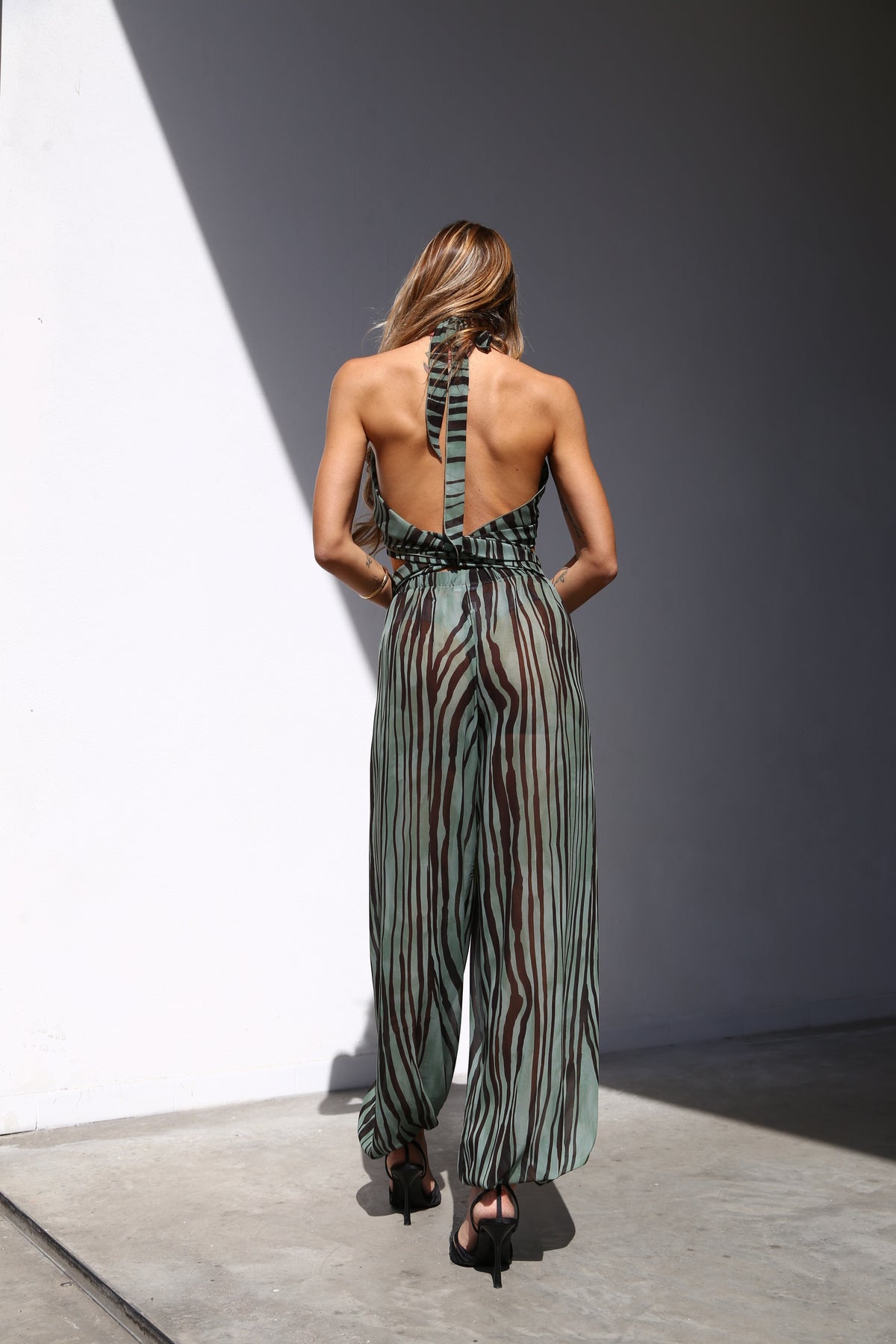 E2058 PANTALONI AMPI CON ELASTICO IN FONDO VOILLE ZEBRA VERDE