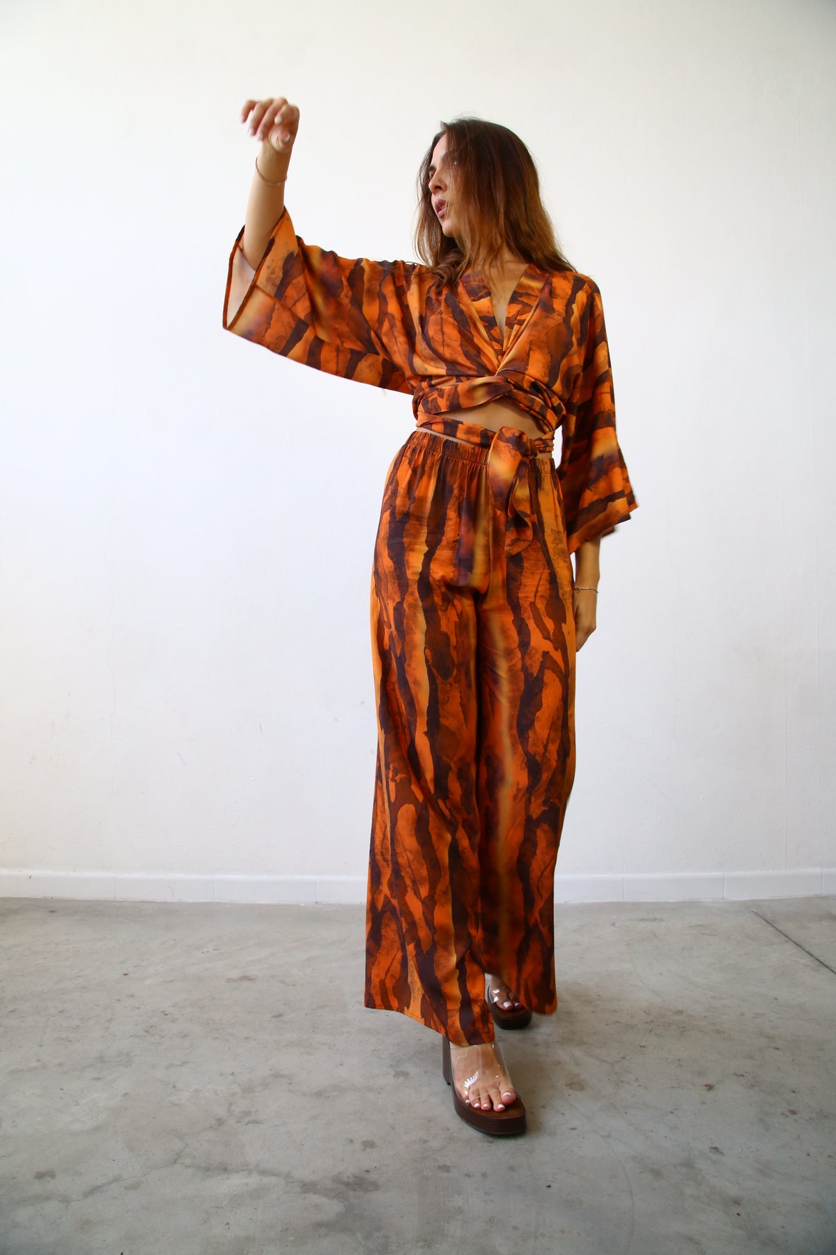 E2020 CAMICIA KIMONO CON FUSCIACCA F3 VISCOSA ZEBRATO MARRONE