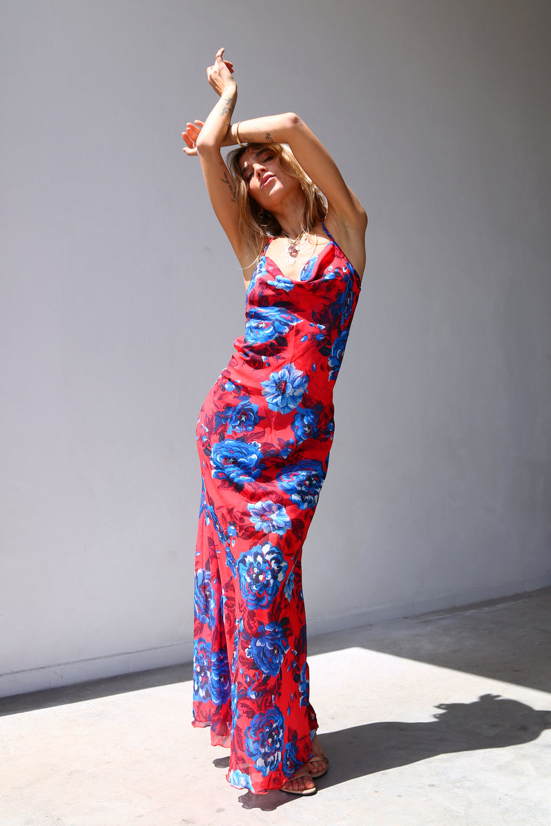 E2163 ABITO LUNGO COLLO CROLLATO SVASATO VOILLE FIORI ROSSO/BLU
