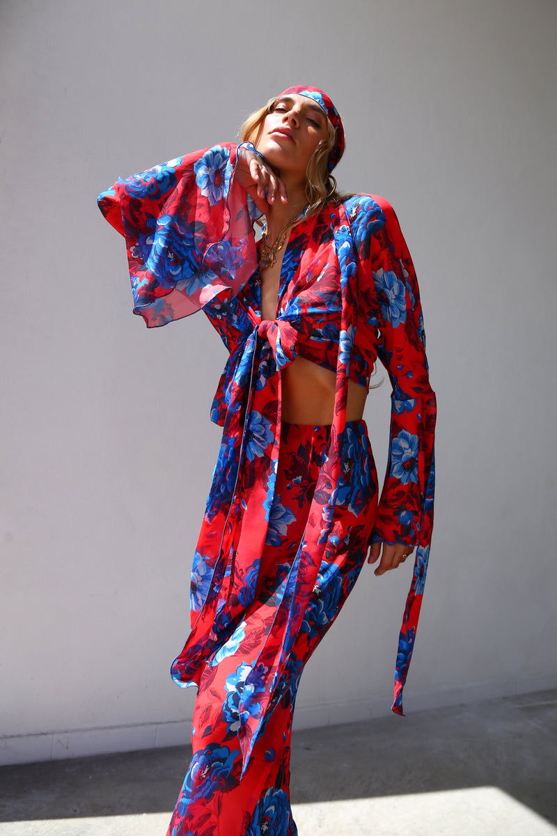 F4020 CAMICIA KIMONO MANICA A RUOTA CON FUSCIACCA VOILLE FANTASIA FIORI ROSSO/BLU