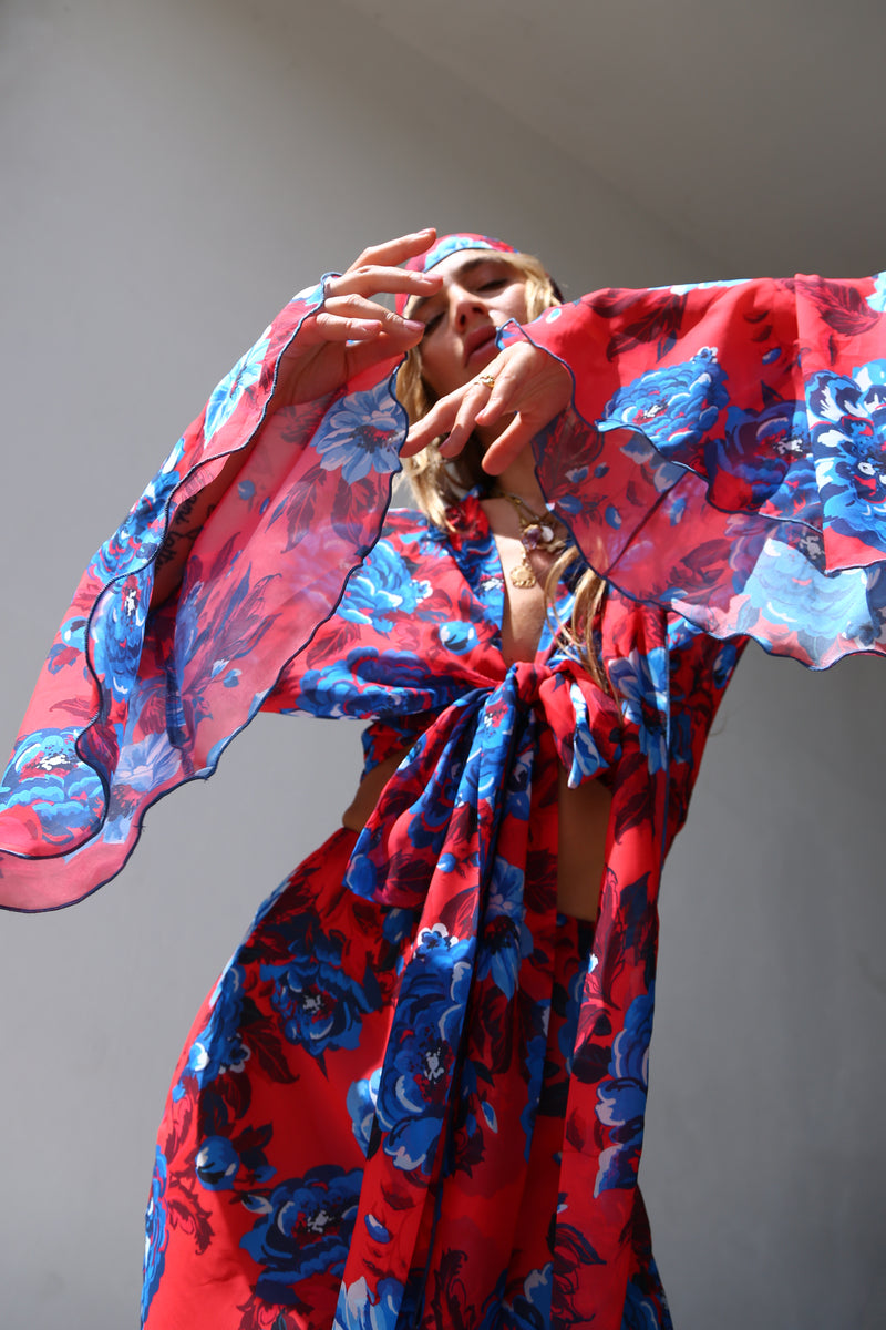 F4020 CAMICIA KIMONO MANICA A RUOTA CON FUSCIACCA VOILLE FANTASIA FIORI ROSSO/BLU