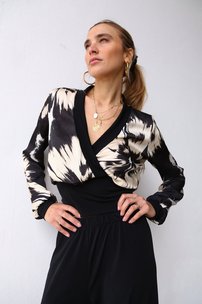 P4029 CROSSED SHIRT WITH FASHION BAND F1 VISCOSE FLOWERS BLACK WHITE