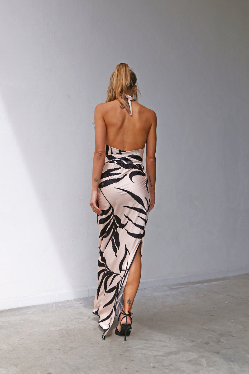 F4064 LONG COLUMN SKIRT WITH SLIT, BLACK PALMS ON POWDER BACKGROUND