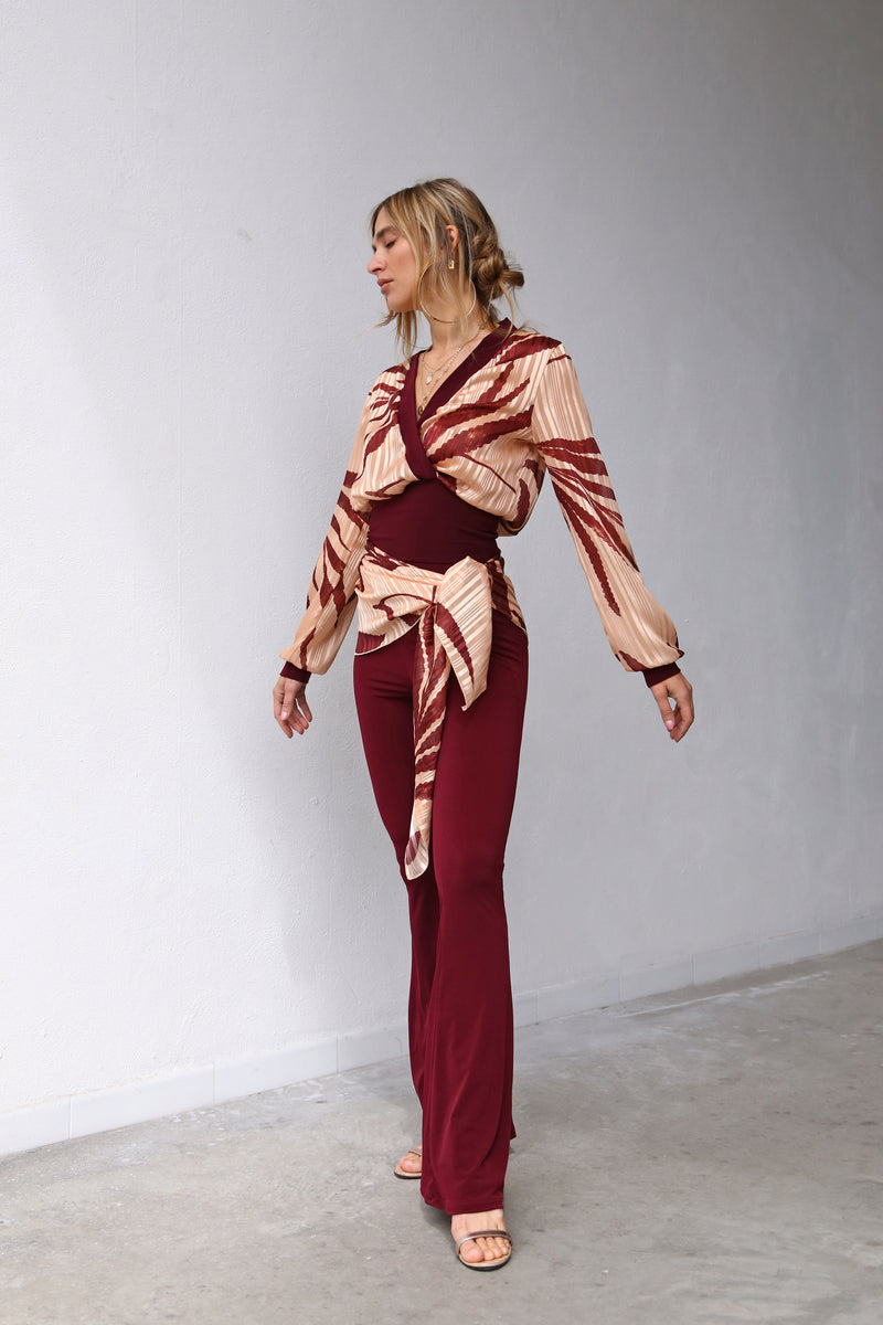P4029 CAMICIA INCROCIATA CON FASCIONE DEVOIREE PALME BORDEAUX SFONDO CIPRIA