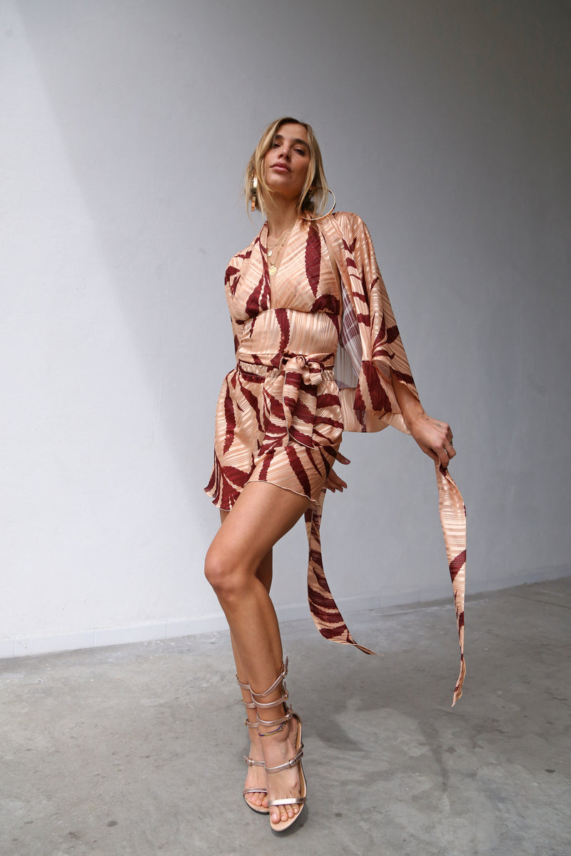 P3040 SHORT DEVOIREE PALME BORDEAUX SFONDO CIPRIA