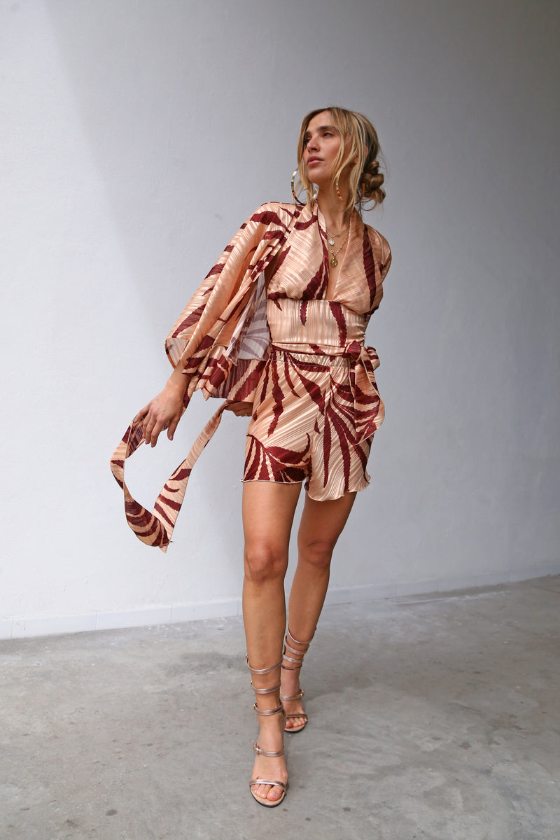 P3040 SHORT DEVOIREE PALME BORDEAUX SFONDO CIPRIA