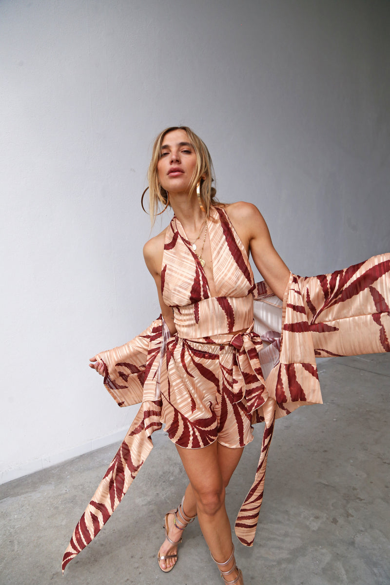 P3040 SHORT DEVOIREE PALME BORDEAUX SFONDO CIPRIA