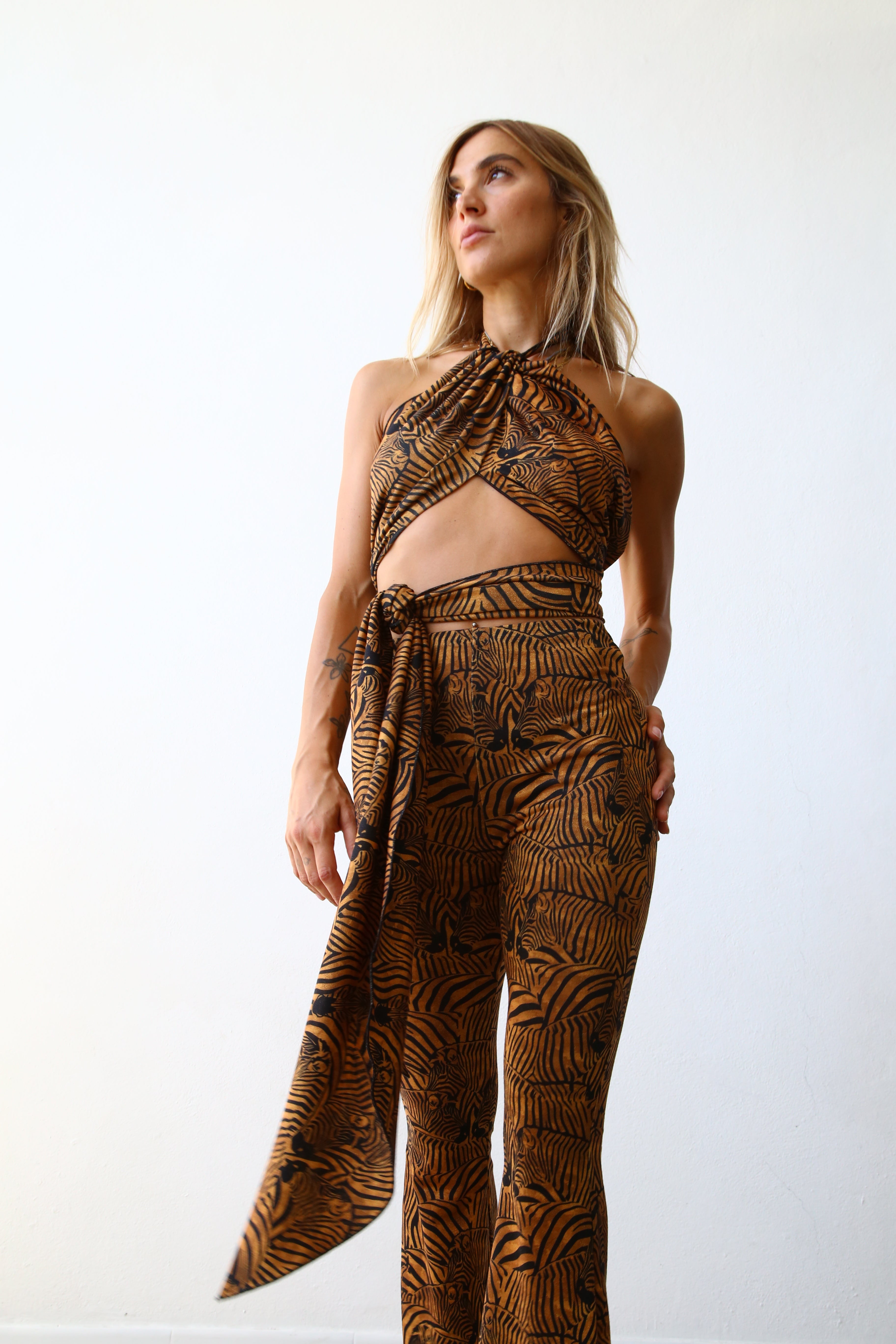 TOP FUSCIACCA CON CATENA AL COLLO LUREX TIGRE