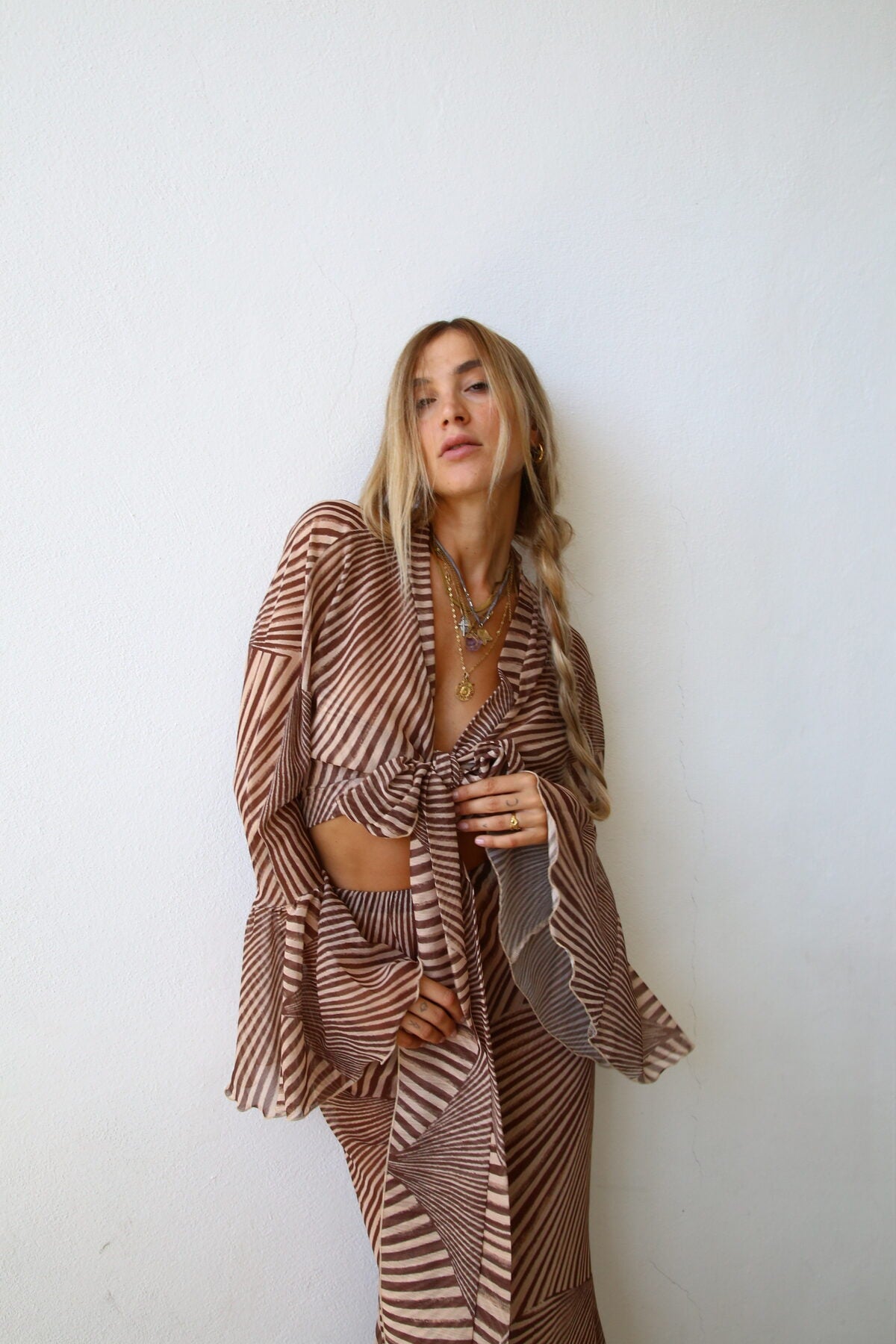 F4020 CAMICIA MANICA A RUOTA CON FUSCIACCA FANTASIA LIBERTY MARRONE