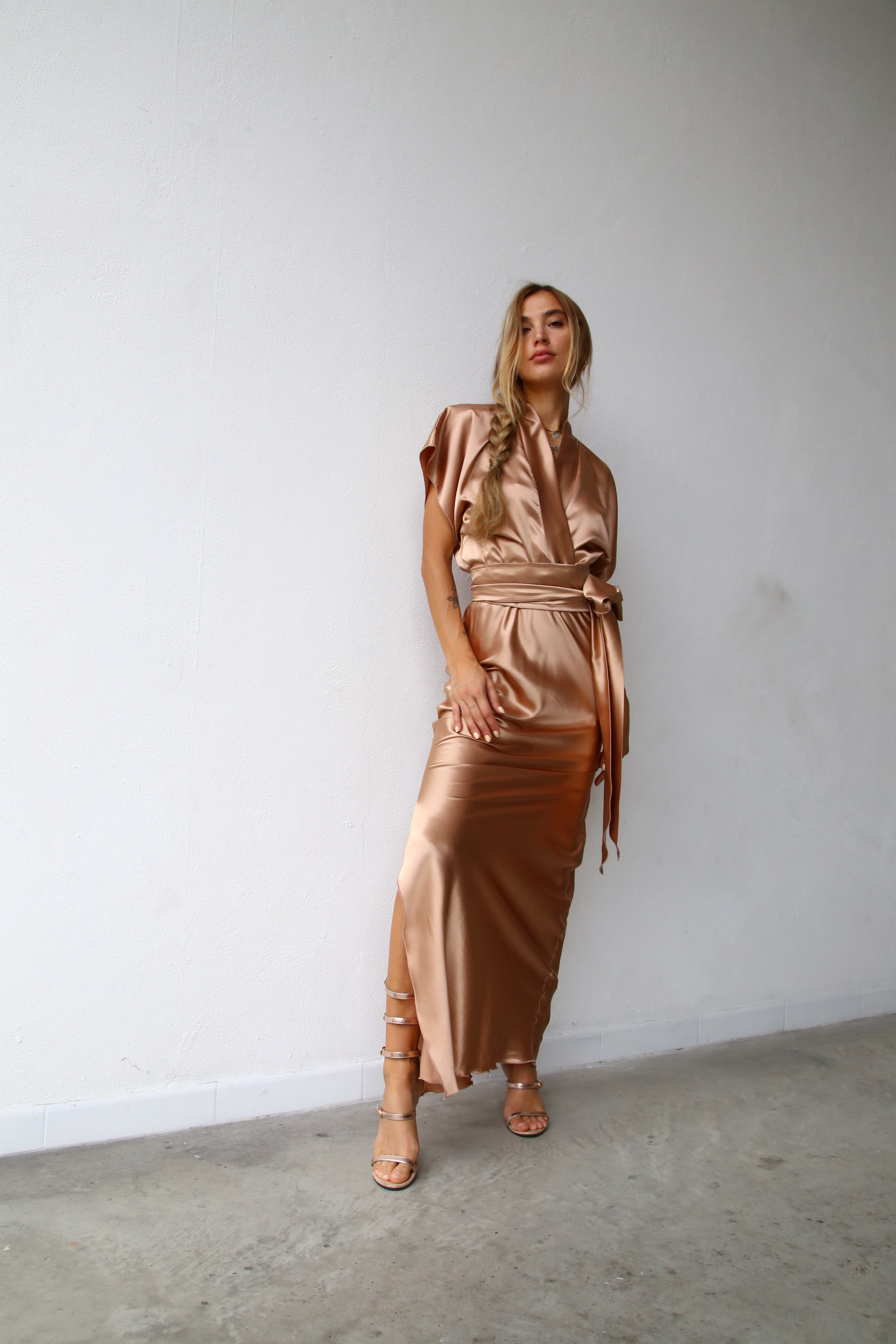 P3098 COPRISPALLE KIMONO CON FIOCCO ORO SCURO