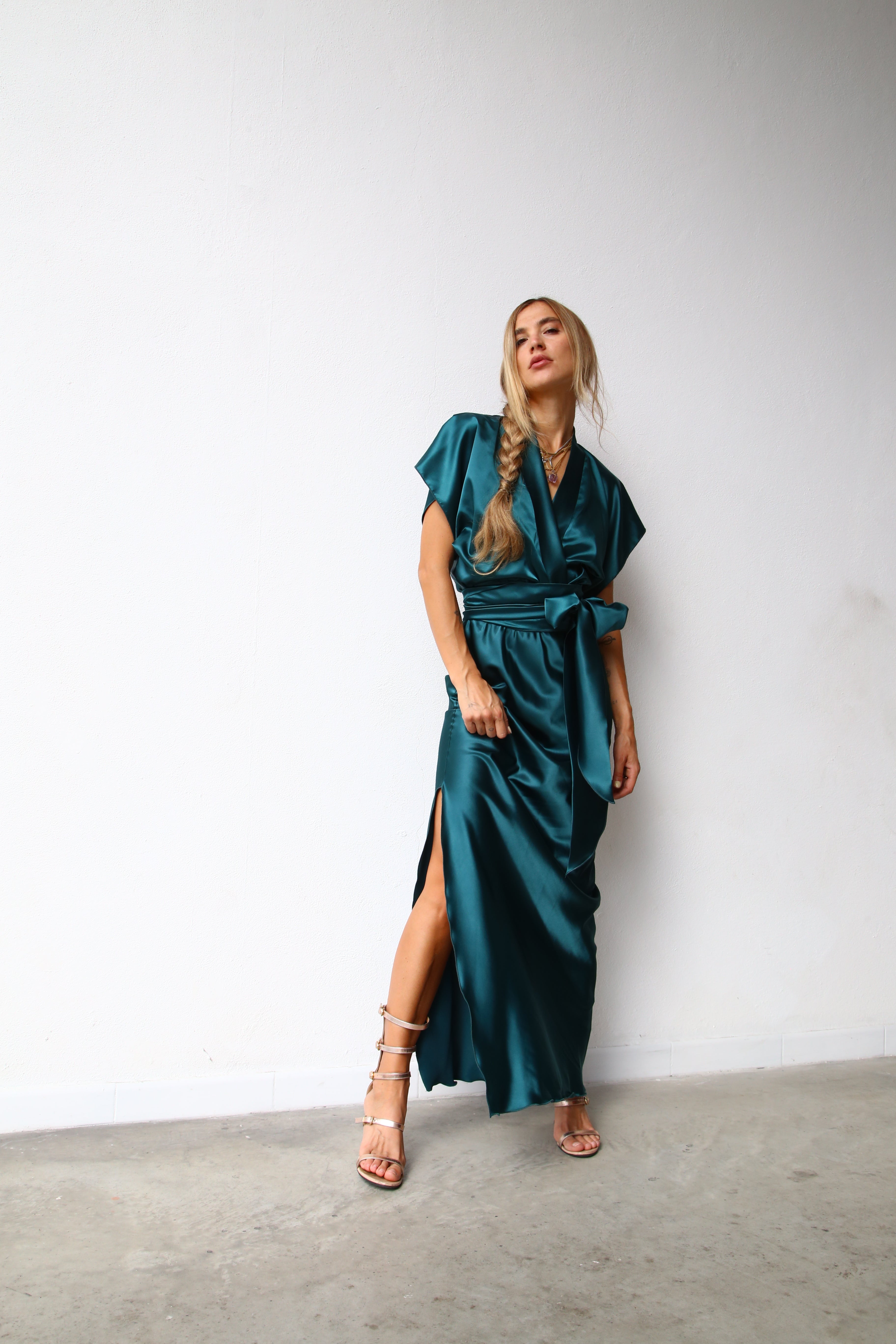 F4165 ABITO COLONNA KIMONO INCROCIATO CON CINTURA VERDE BOTTIGLIA