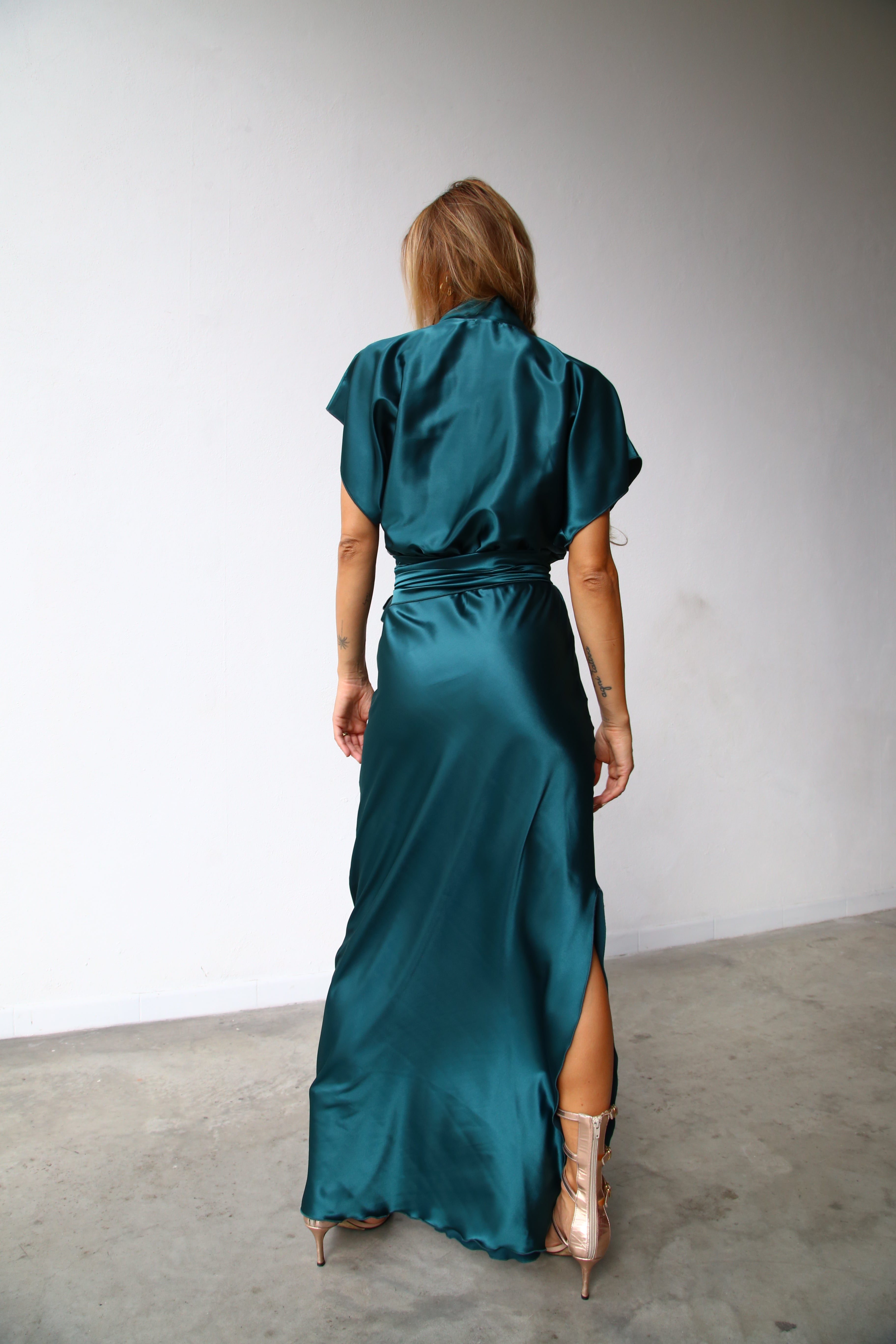 F4165 ABITO COLONNA KIMONO INCROCIATO CON CINTURA VERDE BOTTIGLIA