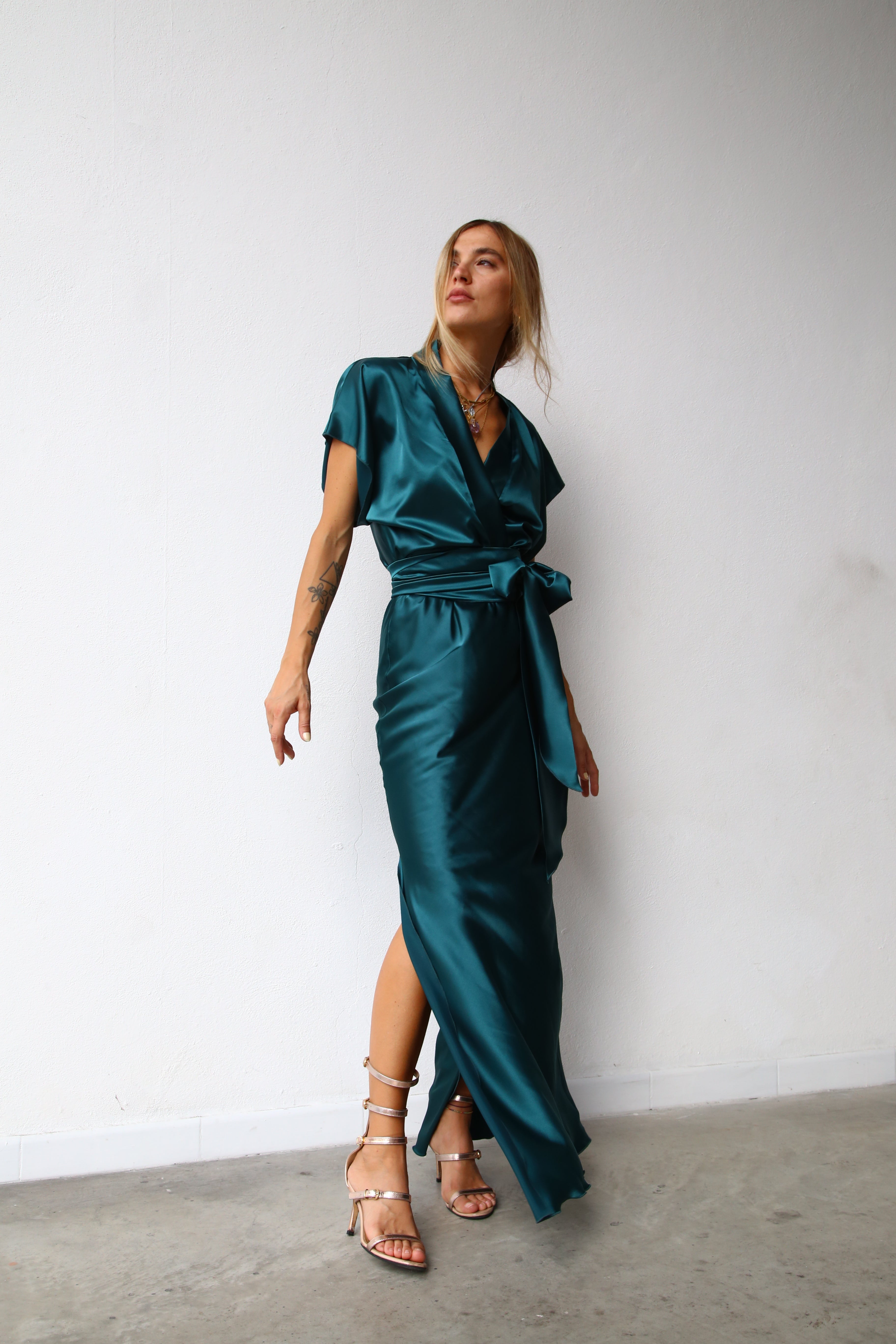 F4165 ABITO COLONNA KIMONO INCROCIATO CON CINTURA VERDE BOTTIGLIA