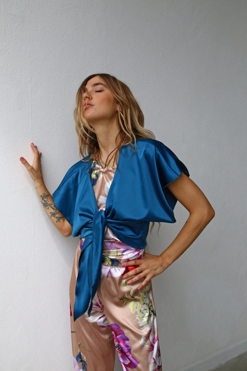 P3098 COPRISPALLE KIMONO CON FIOCCO COBALTO