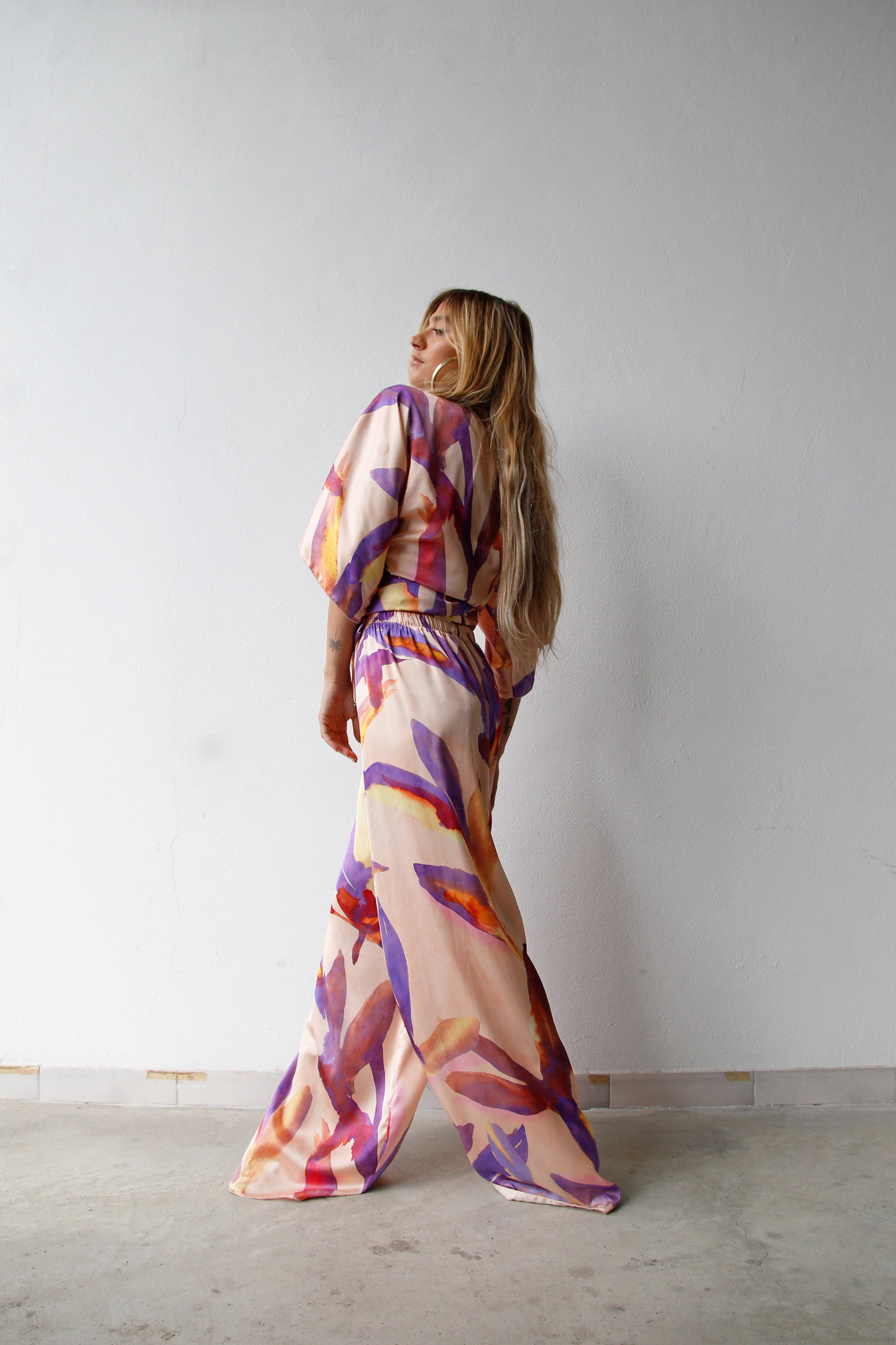 E2020 CAMICIA KIMONO CON FUSCIACCA FOGLIE VIOLA