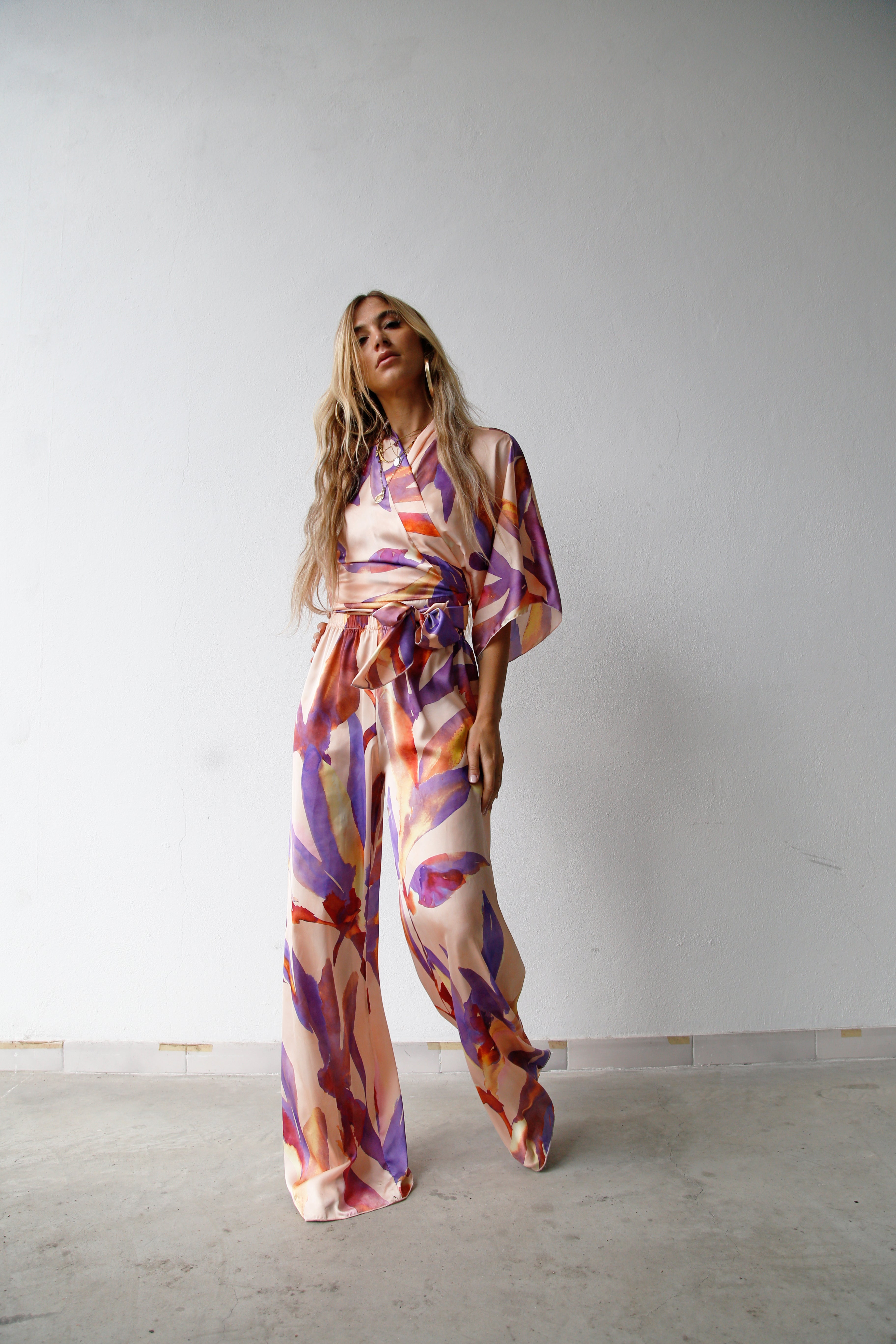 E2020 CAMICIA KIMONO CON FUSCIACCA FOGLIE VIOLA