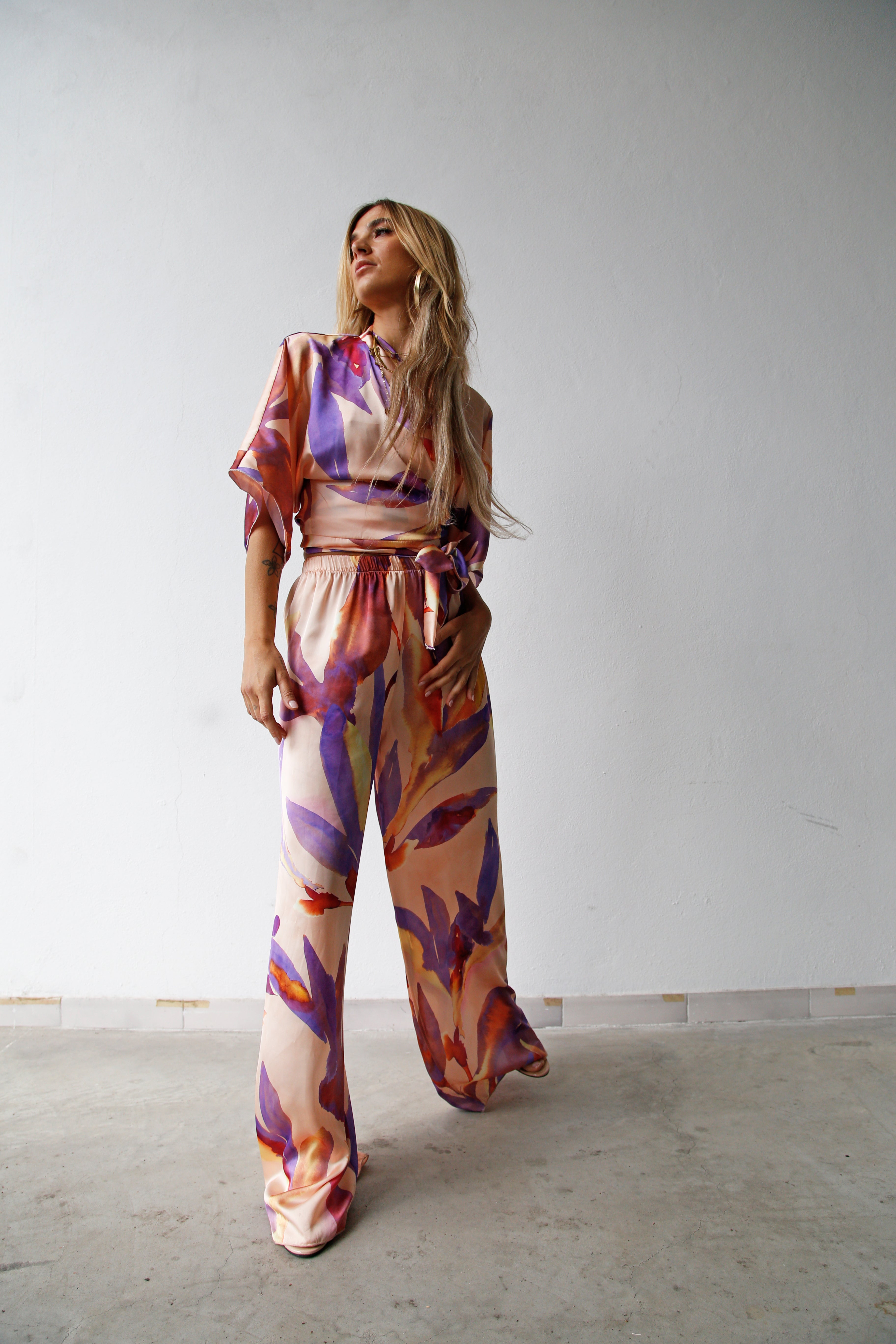 E2020 CAMICIA KIMONO CON FUSCIACCA FOGLIE VIOLA