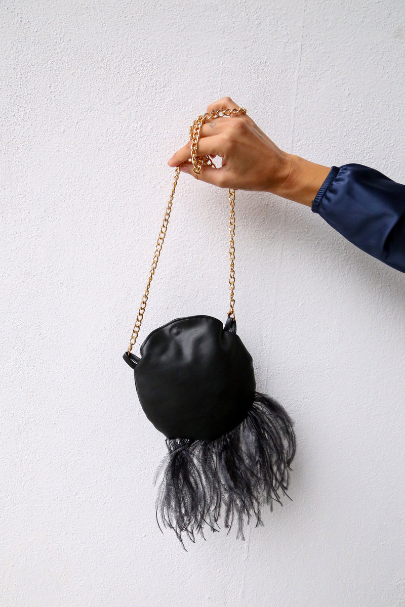 Minibag ecopelle con piume nero