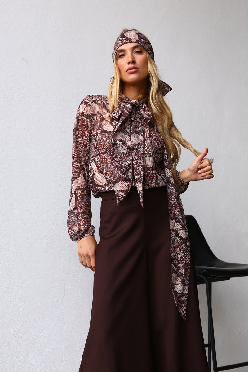A6022 BLOUSE WITH BOW AT THE NECK AND SHOULDER PADS BLACK