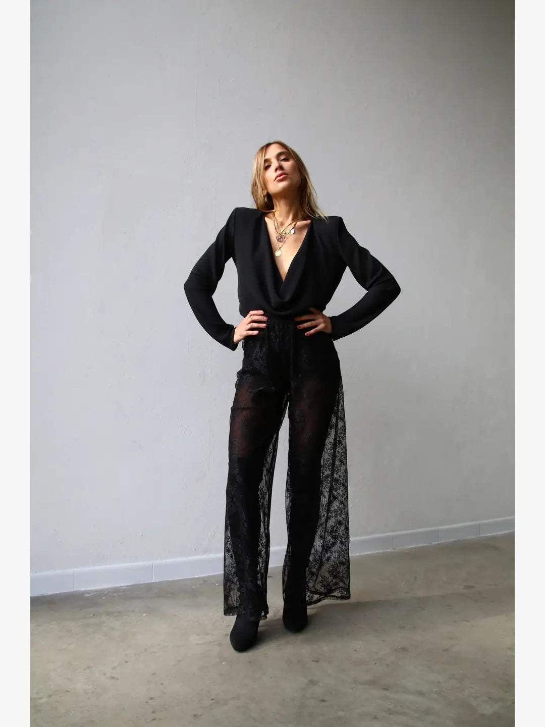 W5057 PANTALONE SCAMPANATO PIZZO NERO