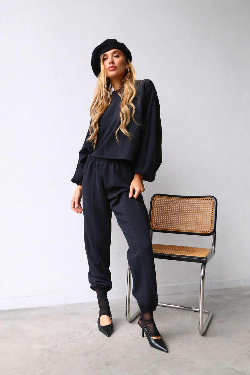 A4059 TROUSERS WITH ELASTICATED WAIST AND CUFFS