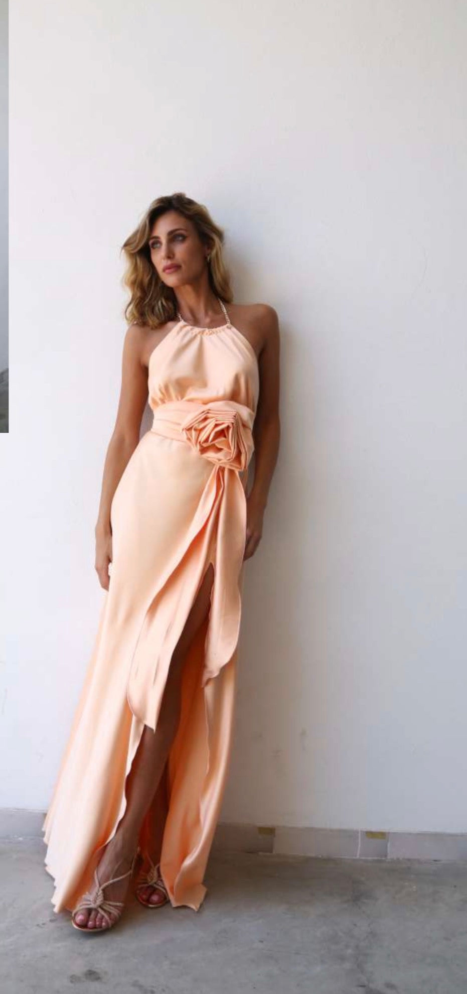 ABITO LUNGO TOP AMERICANA CON CATENA E GONNA CON SPACCO PESCA