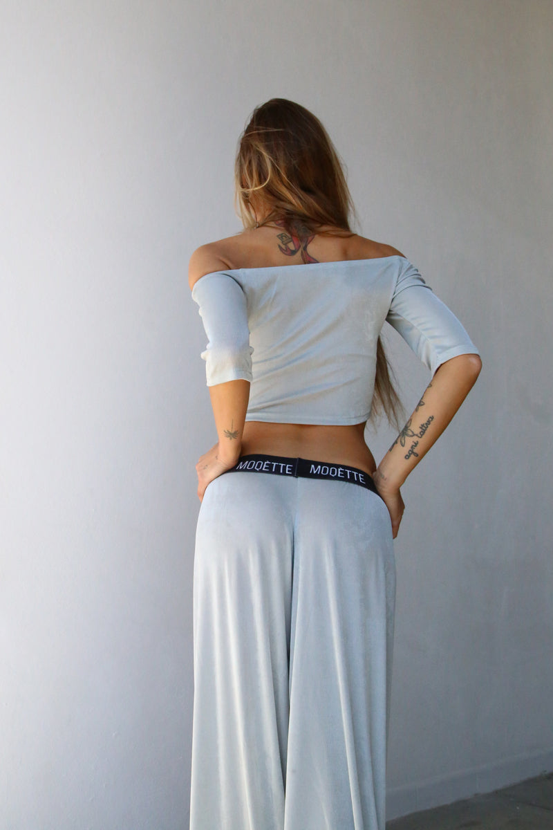 MAGLIA SPALLE NUDE CARTA DA ZUCCHERO