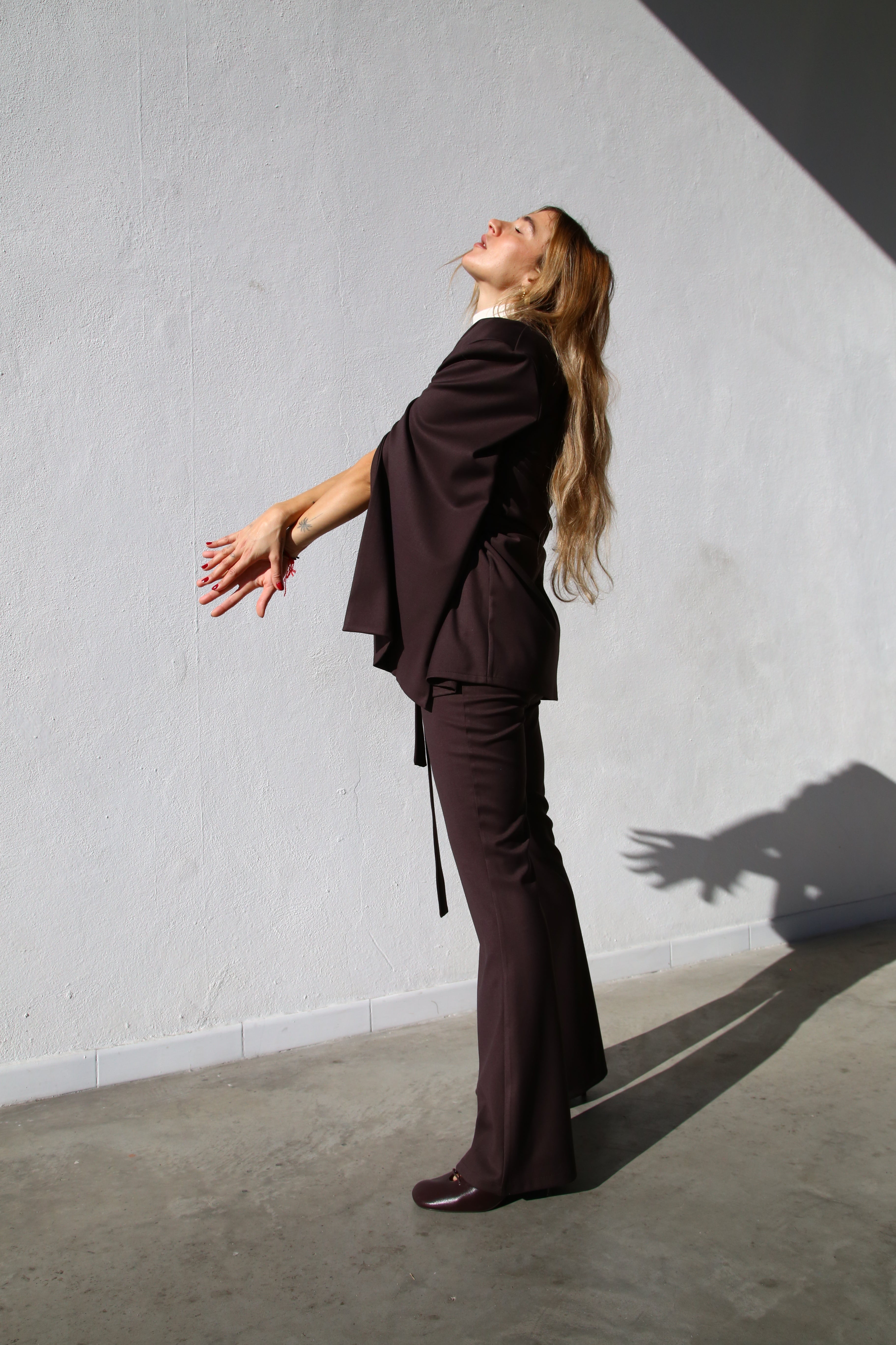 GIACCA LUNGA CUT OUT GABARDINA MARRONE