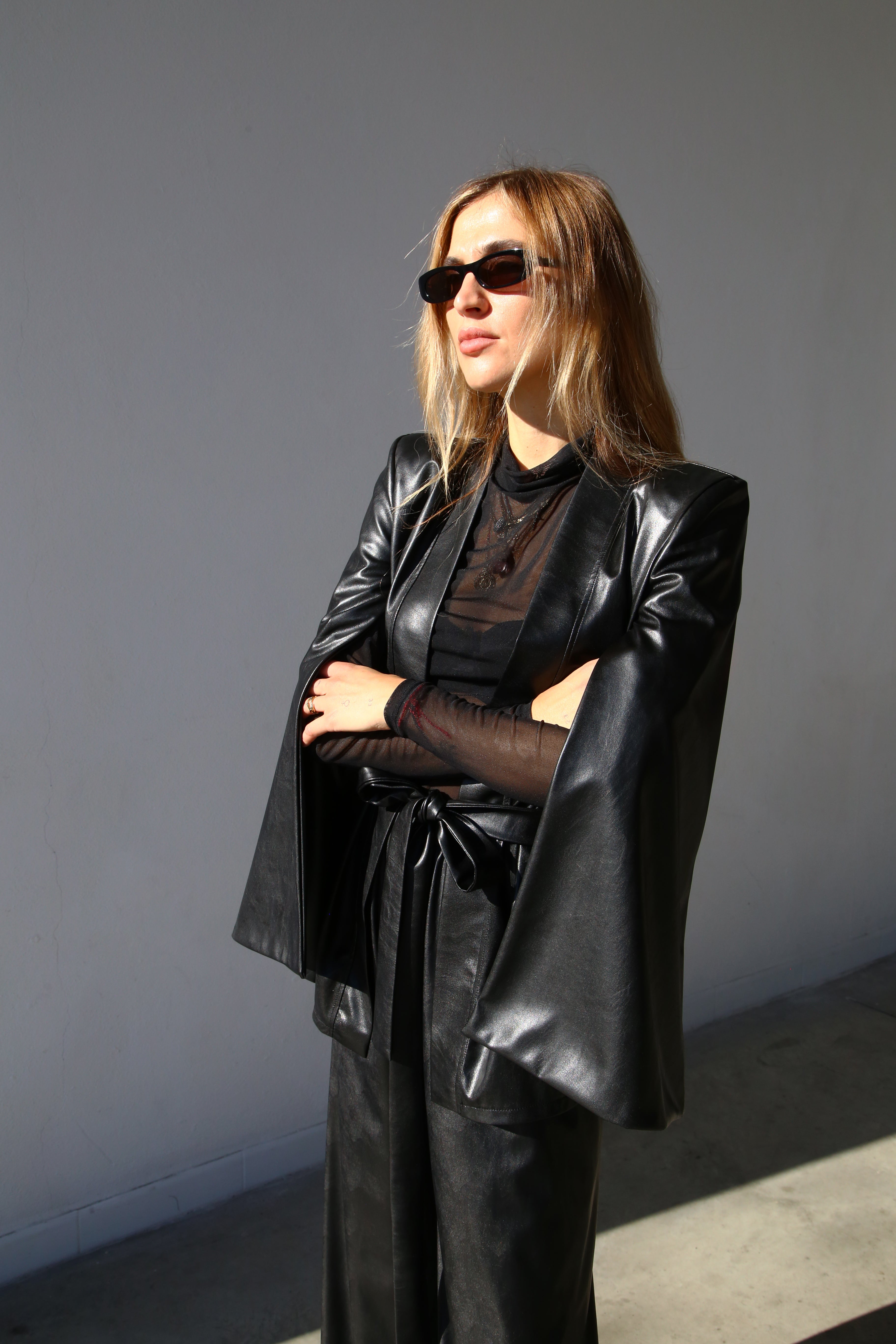 GIACCA LUNGA CUT OUT ECOPELLE NERO