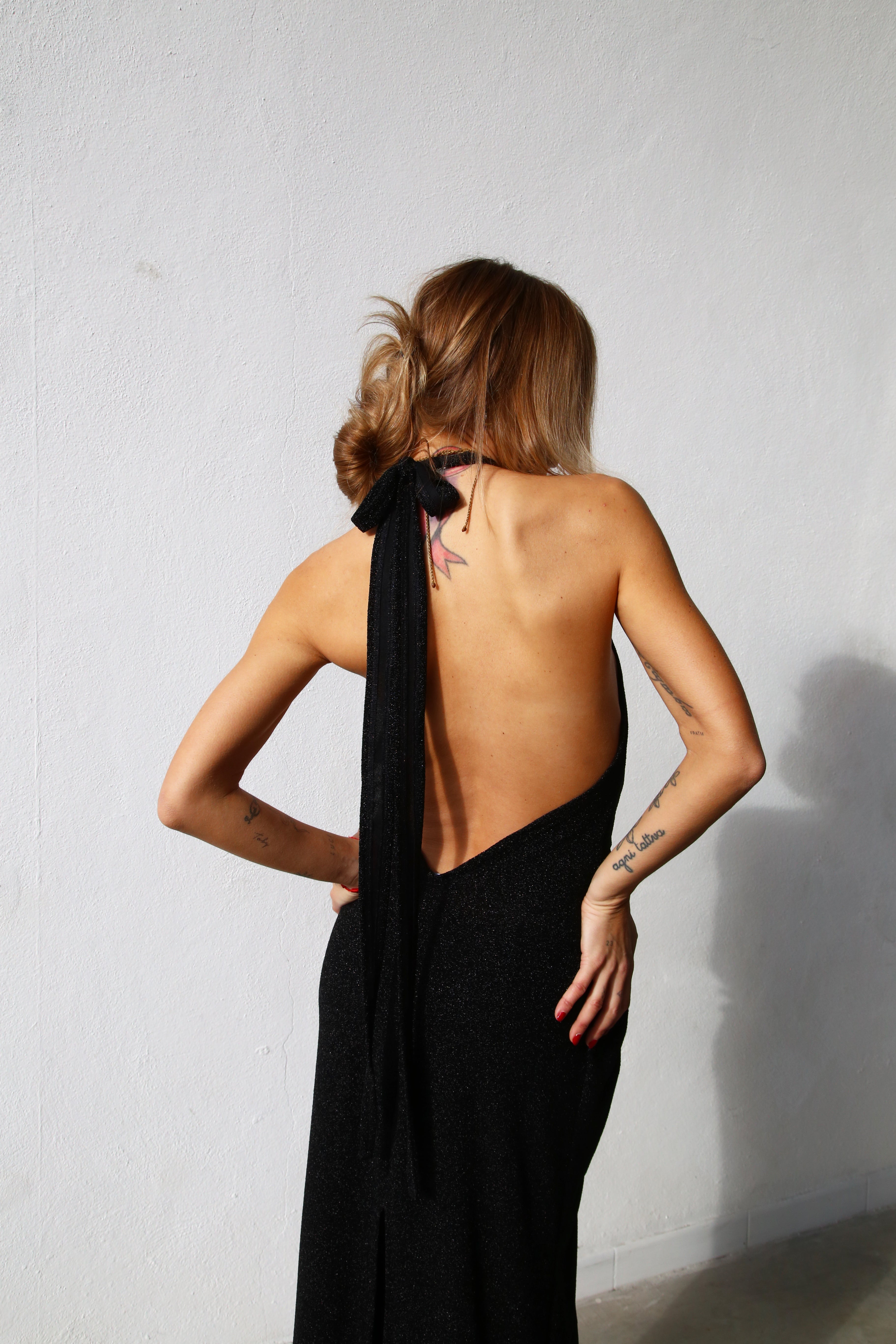 P6163 ABITO LUNGO NODO ALLACCIATO AL COLLO LUREX NERO