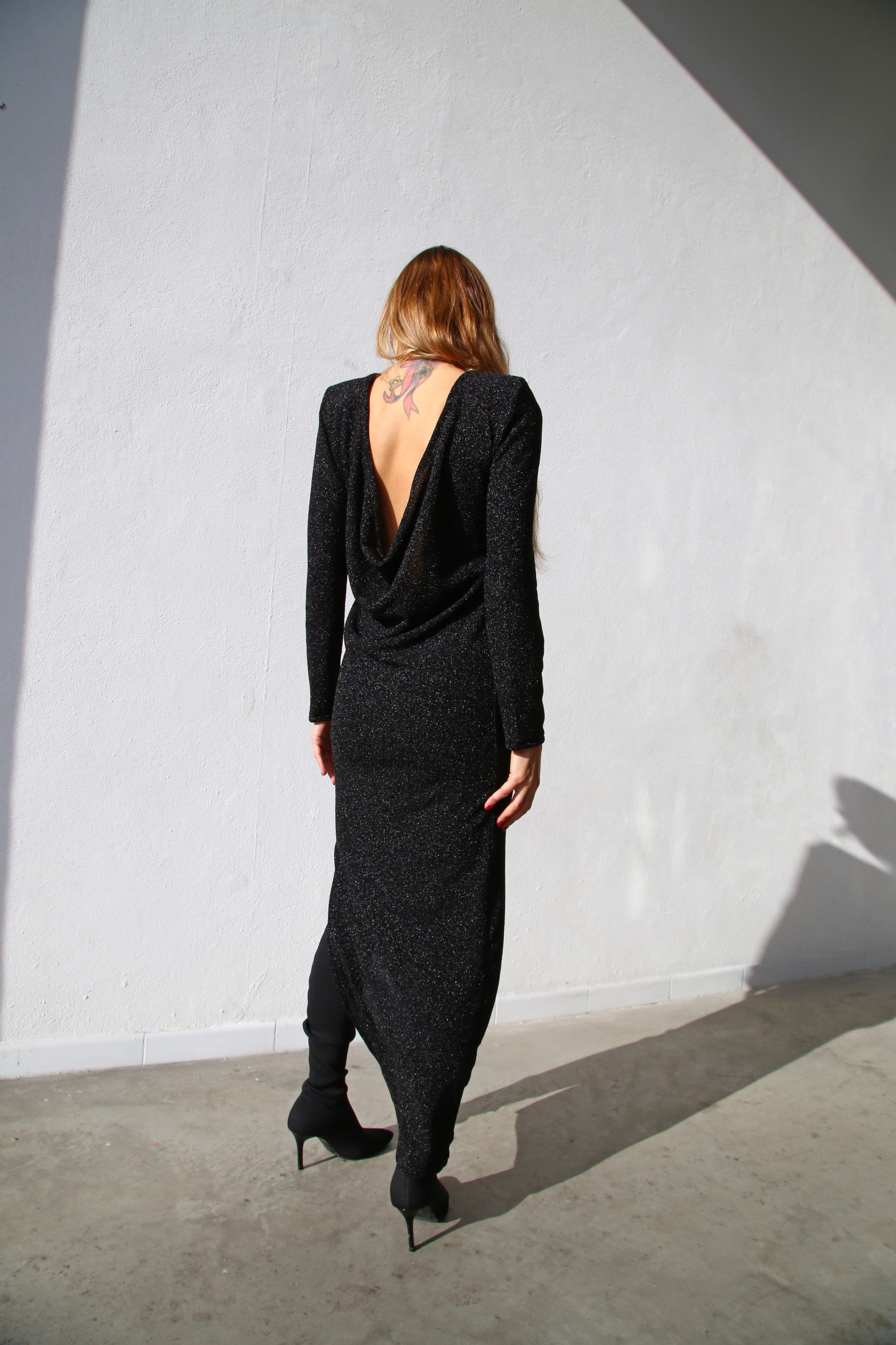 P6161 ABITO LUNGO COLLO CROLLATO LUREX NERO