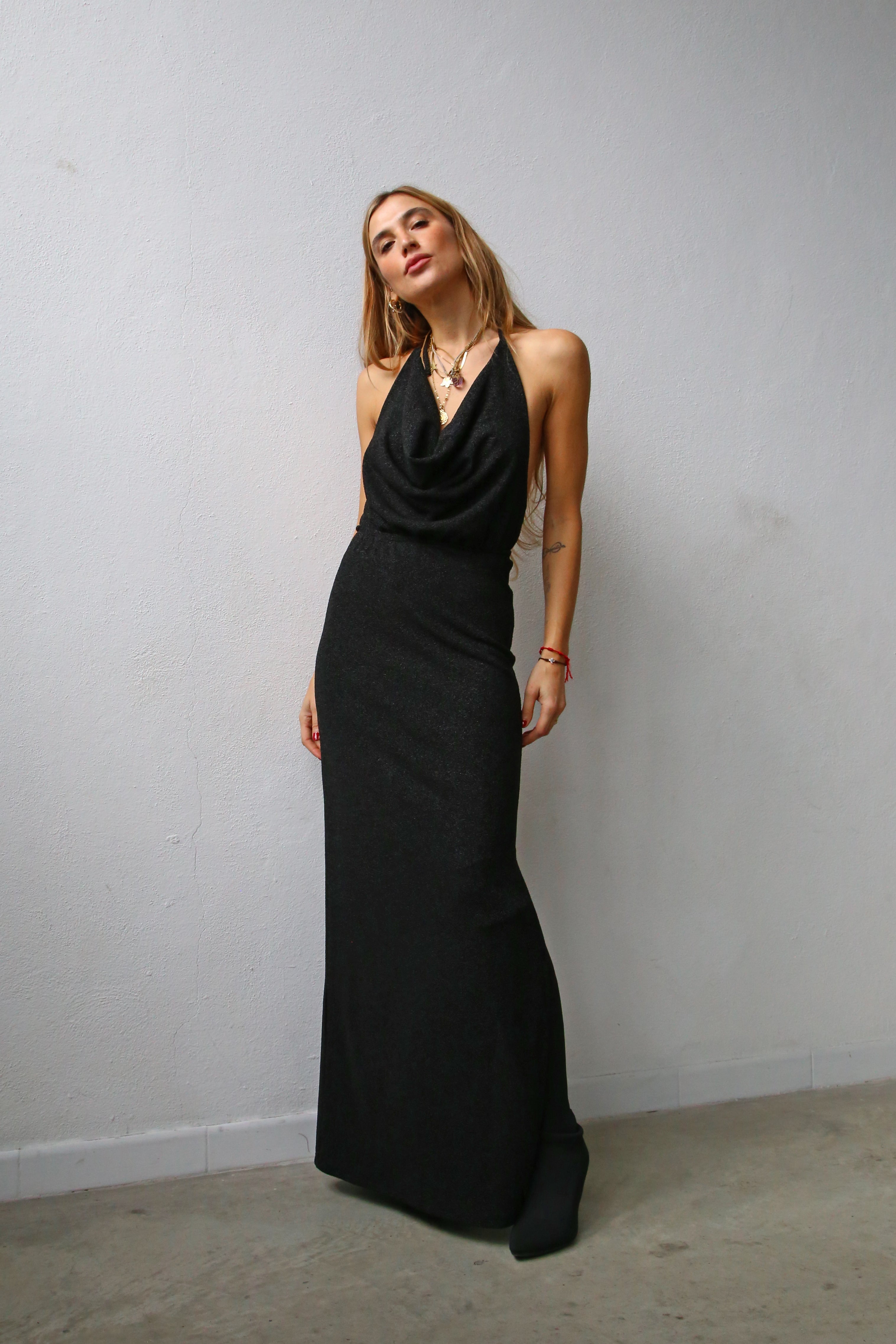 A6165 ABITO LUNGO  LACCETTI SCHIENA LUREX NERO