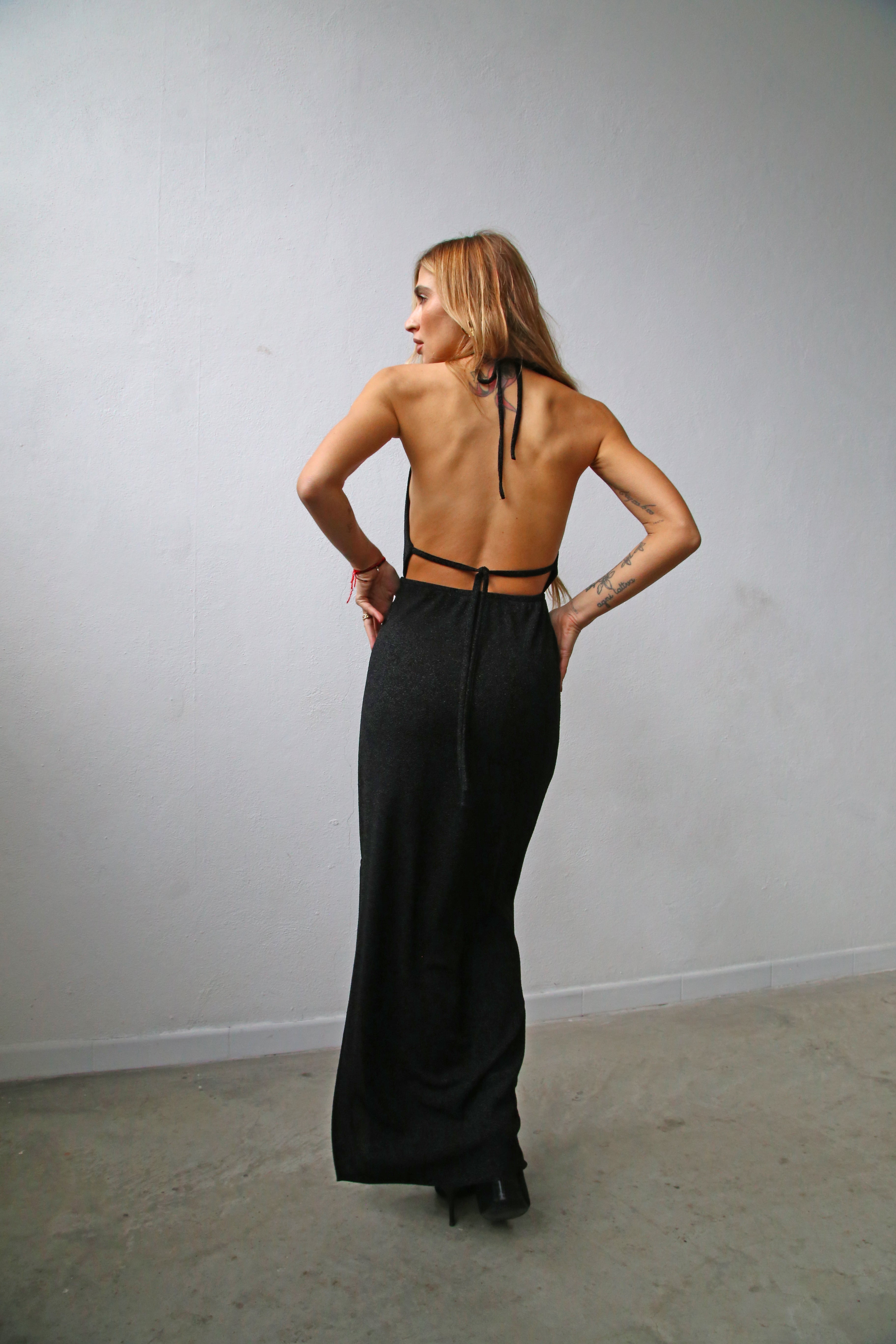 A6165 ABITO LUNGO  LACCETTI SCHIENA LUREX NERO