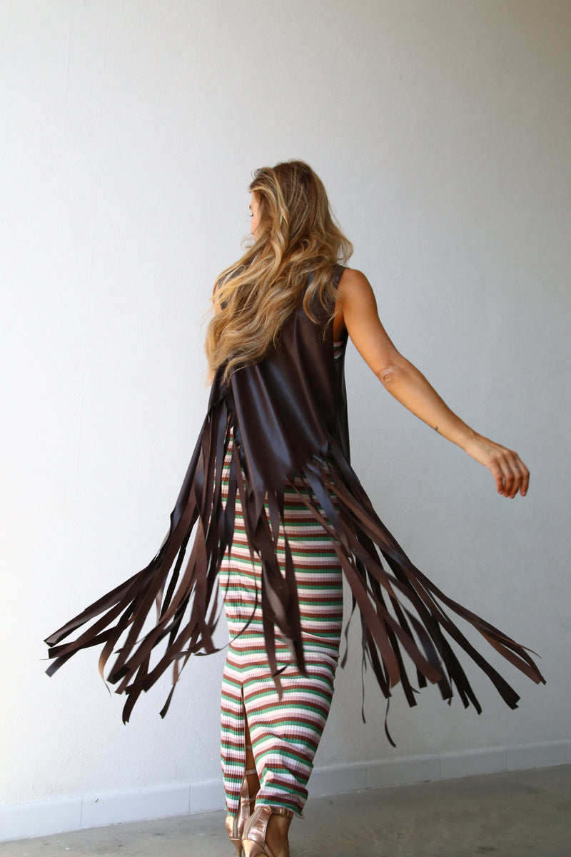 GILET CON FRANGE ECOPELLE MARRONE