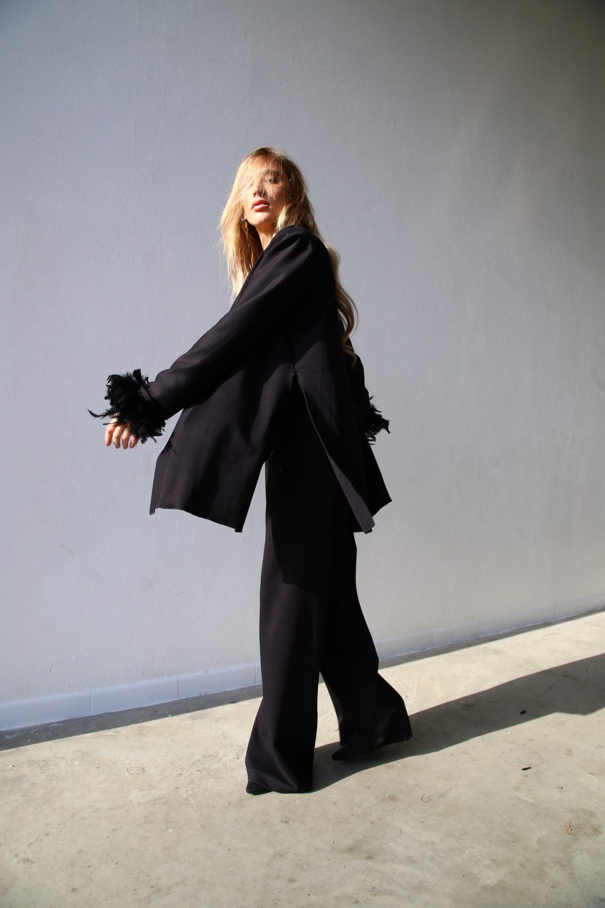 W5093 Cardigan con spacchi crepe nero