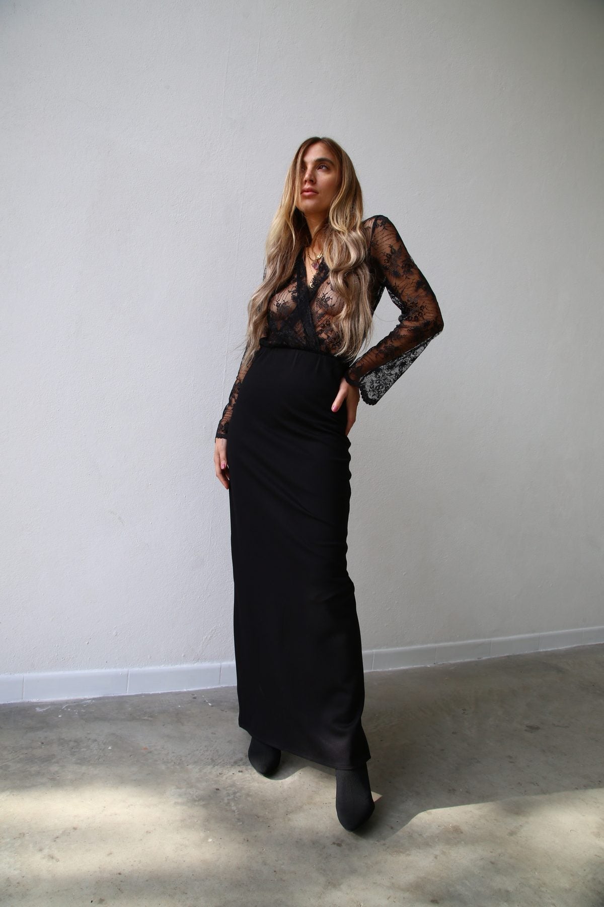 W5064 Gonna lunga colonna  crepe nero