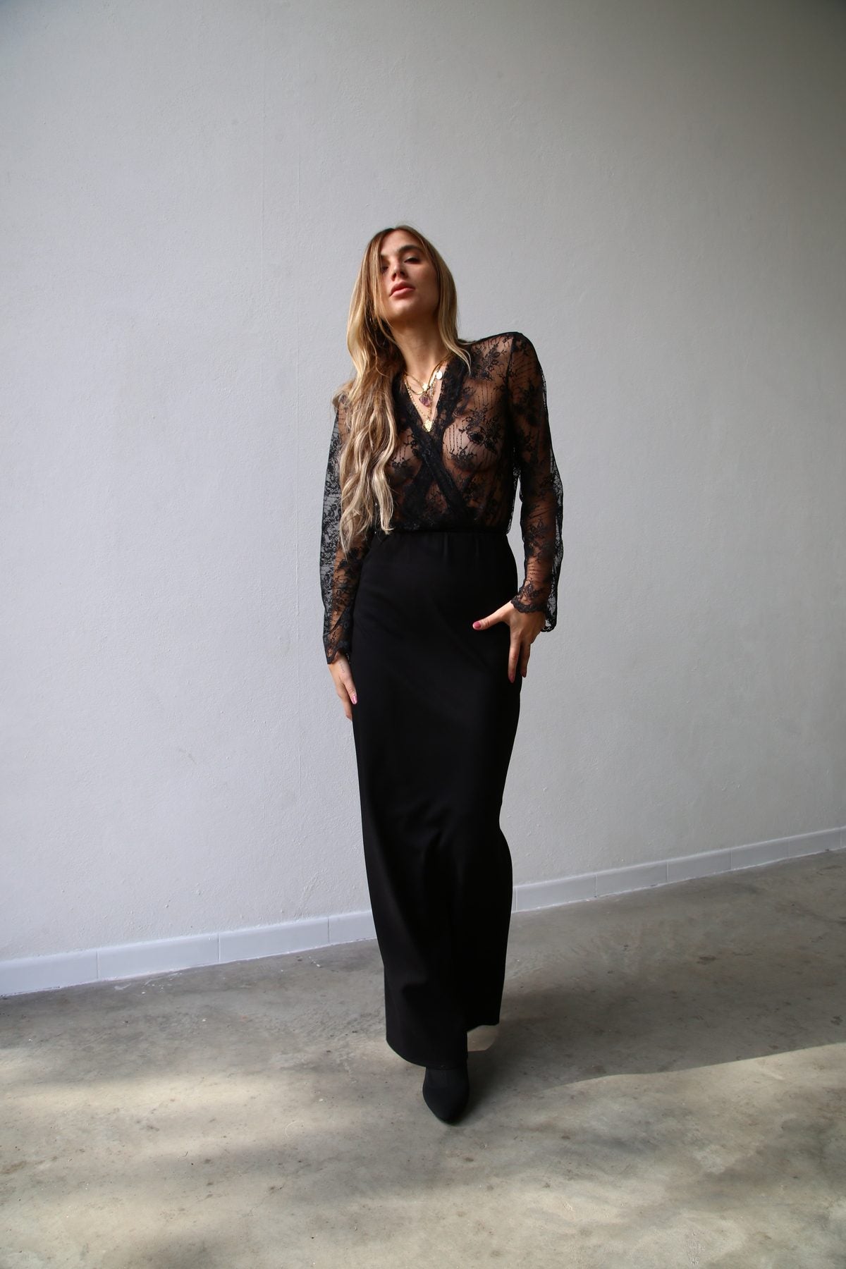 W5064 Gonna lunga colonna  crepe nero