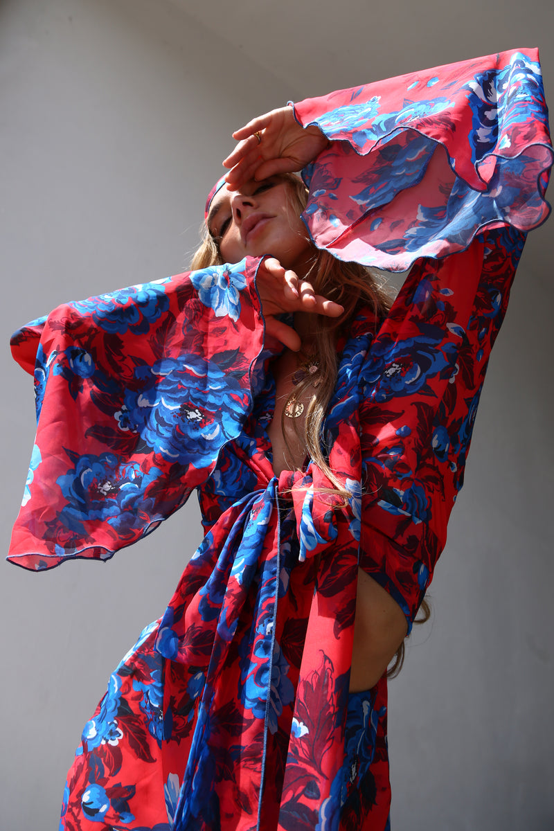 F4020 CAMICIA KIMONO MANICA A RUOTA CON FUSCIACCA VOILLE FANTASIA FIORI ROSSO/BLU