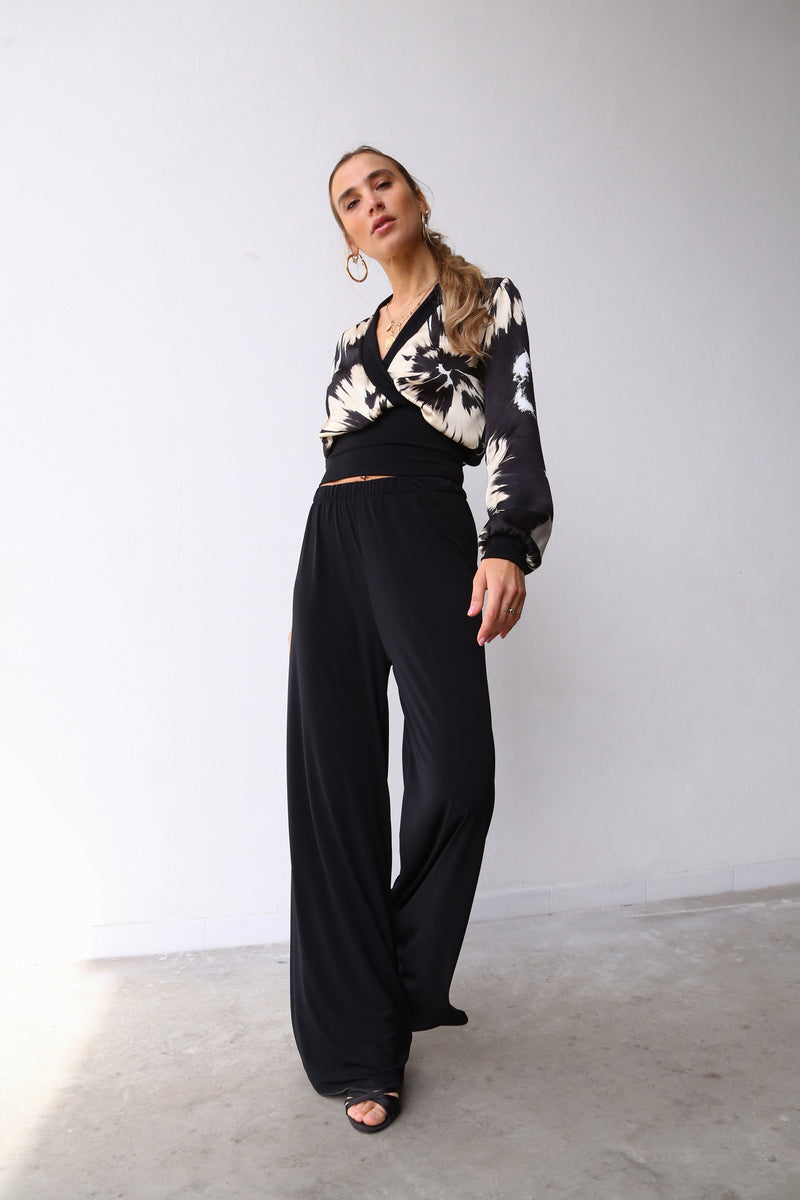 E2058 PANTALONE SCAMPANATO MICROFIBRA NERO