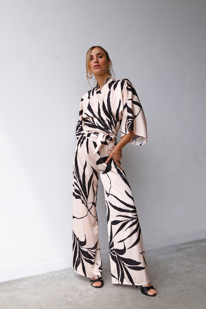 P4032 KIMONO SLEEVE SHIRT WITH SATIN SASH BLACK PALMS AND POWDER PINK BACKGROUND