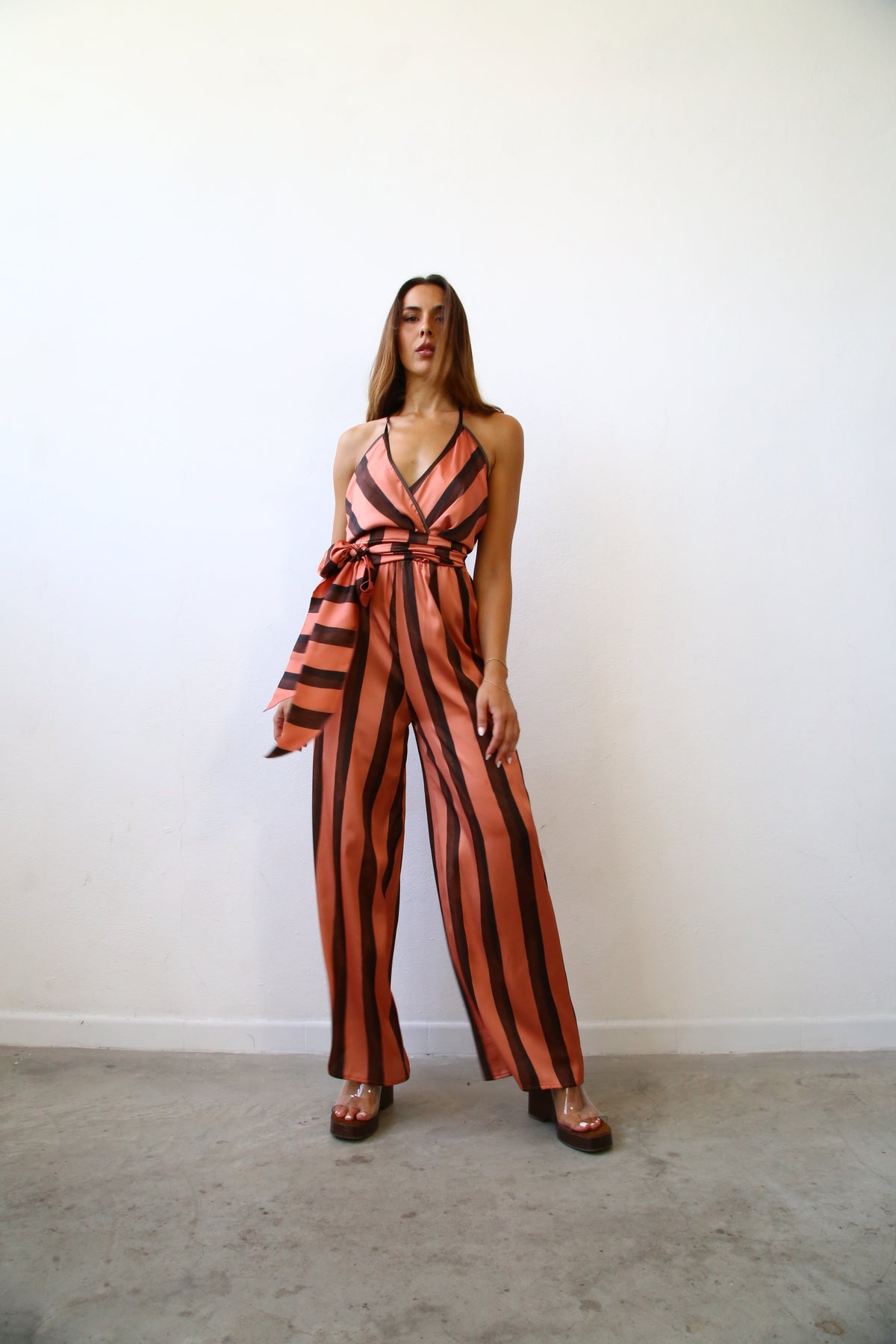 E2132 TUTA PALAZZO INCROCIATA F4 FANTASIA RIGATO ROSA