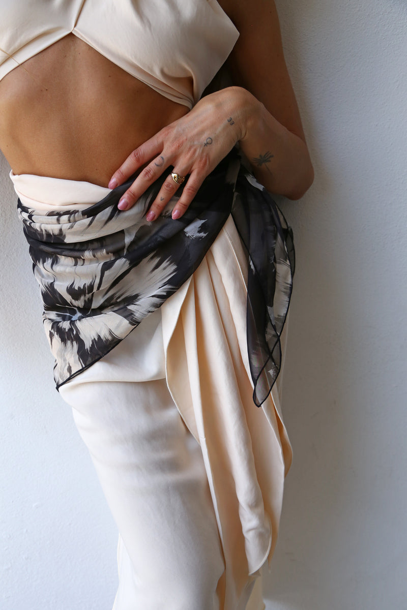 E2182 FOULARD VOILLE BIANCO E NERO