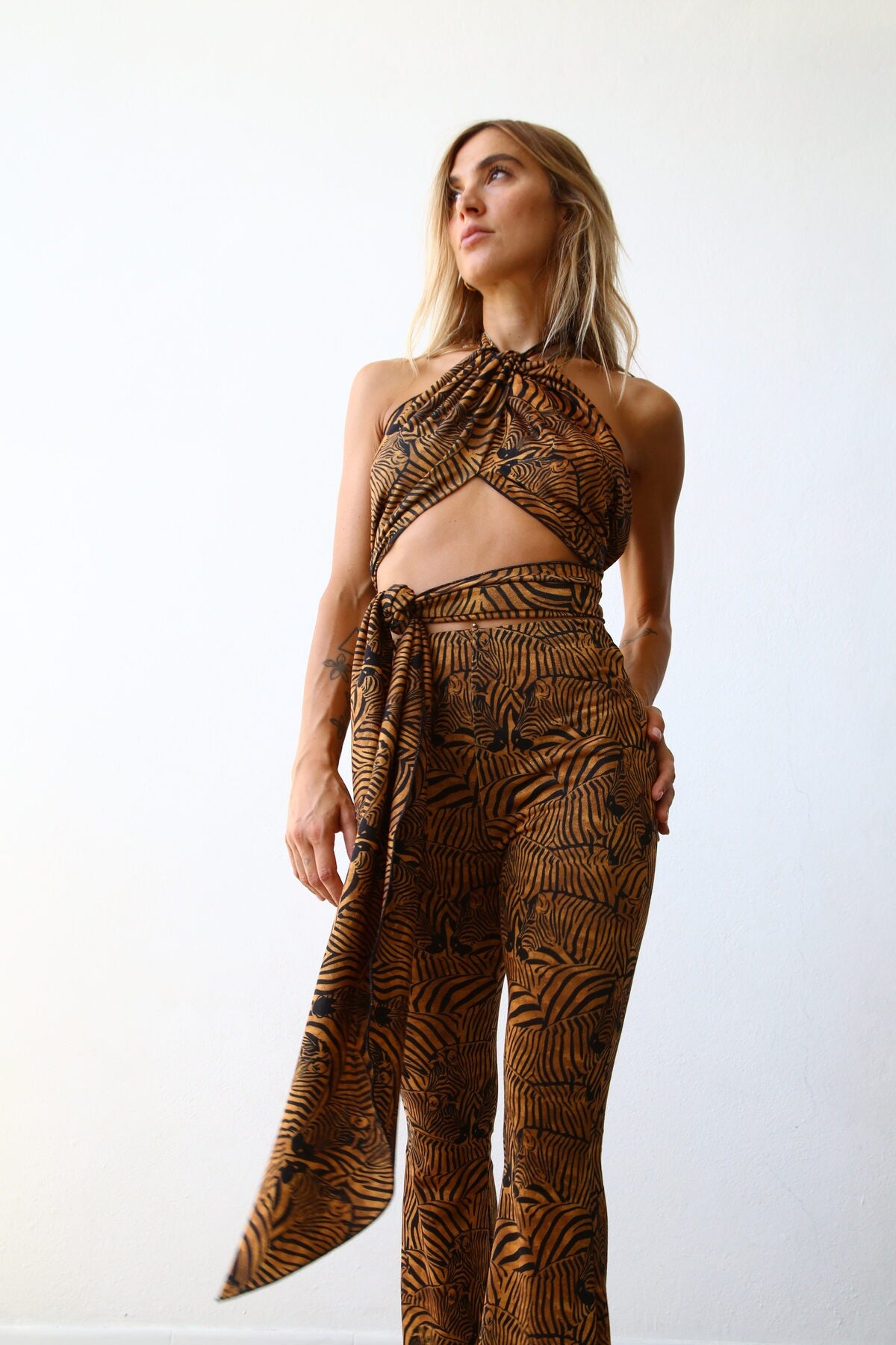 E1001 TOP FUSCIACCA CON LACCETTO MAGLIA ZEBRA RUGGINE