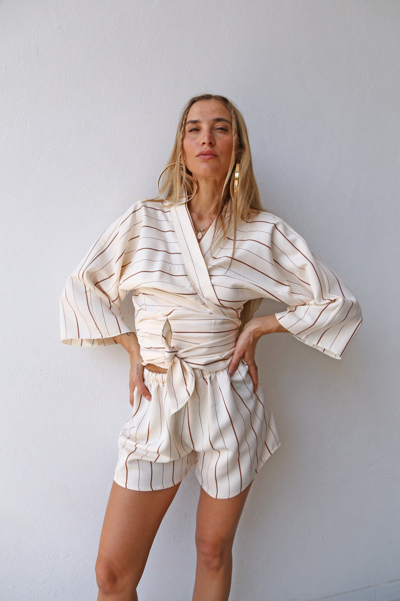 P4032 CAMICIA MANICA A KIMONO CON FUSCIACCA VISCOSA GESSATO PANNA E MARRONE